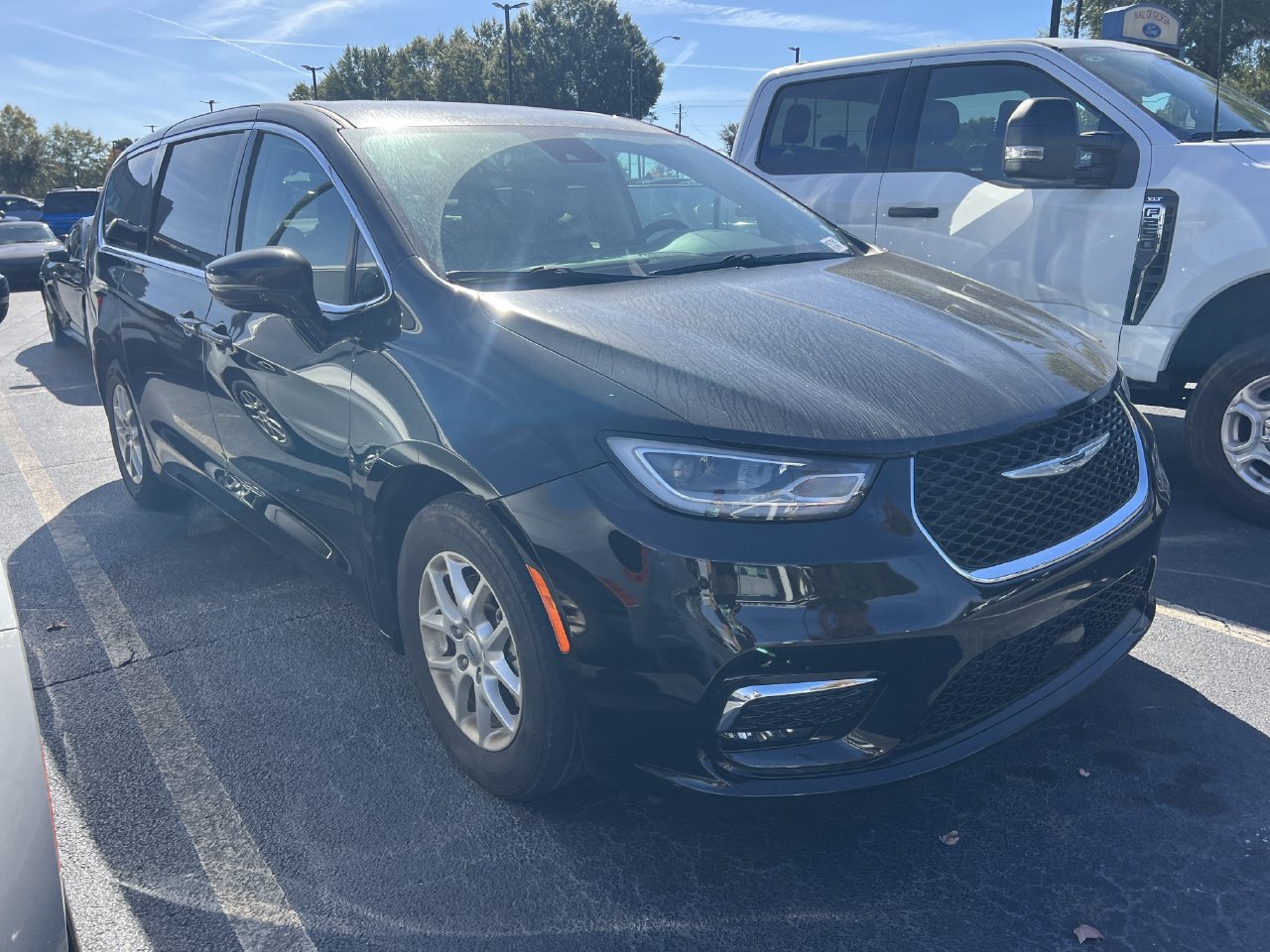 Used 2024 Chrysler Pacifica Touring L Minivan/Van