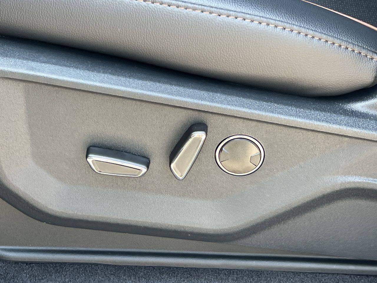 2025 Ford F-150 Lariat - Photo 26
