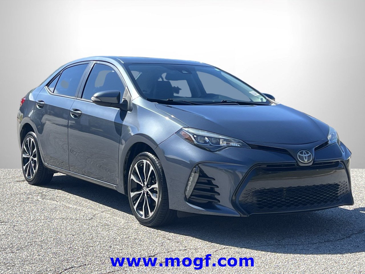 Used 2018 Toyota Corolla SE Sedan