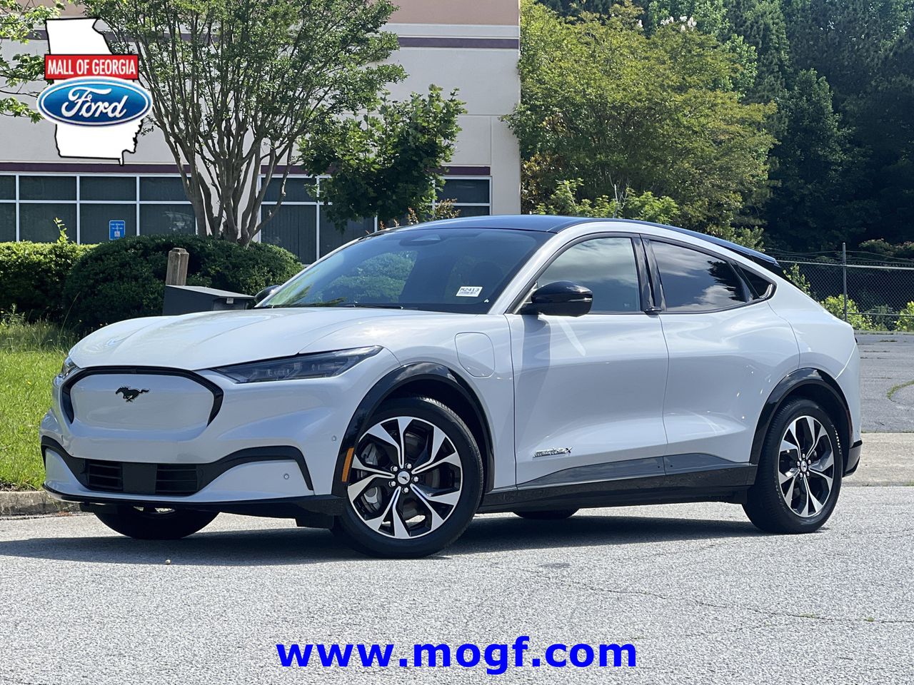 2023 Ford Mustang-Mach-e Premium's photo