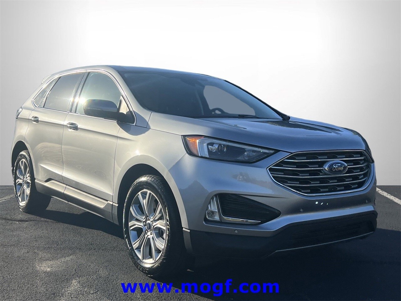 2022 Ford Edge Titanium photo 4