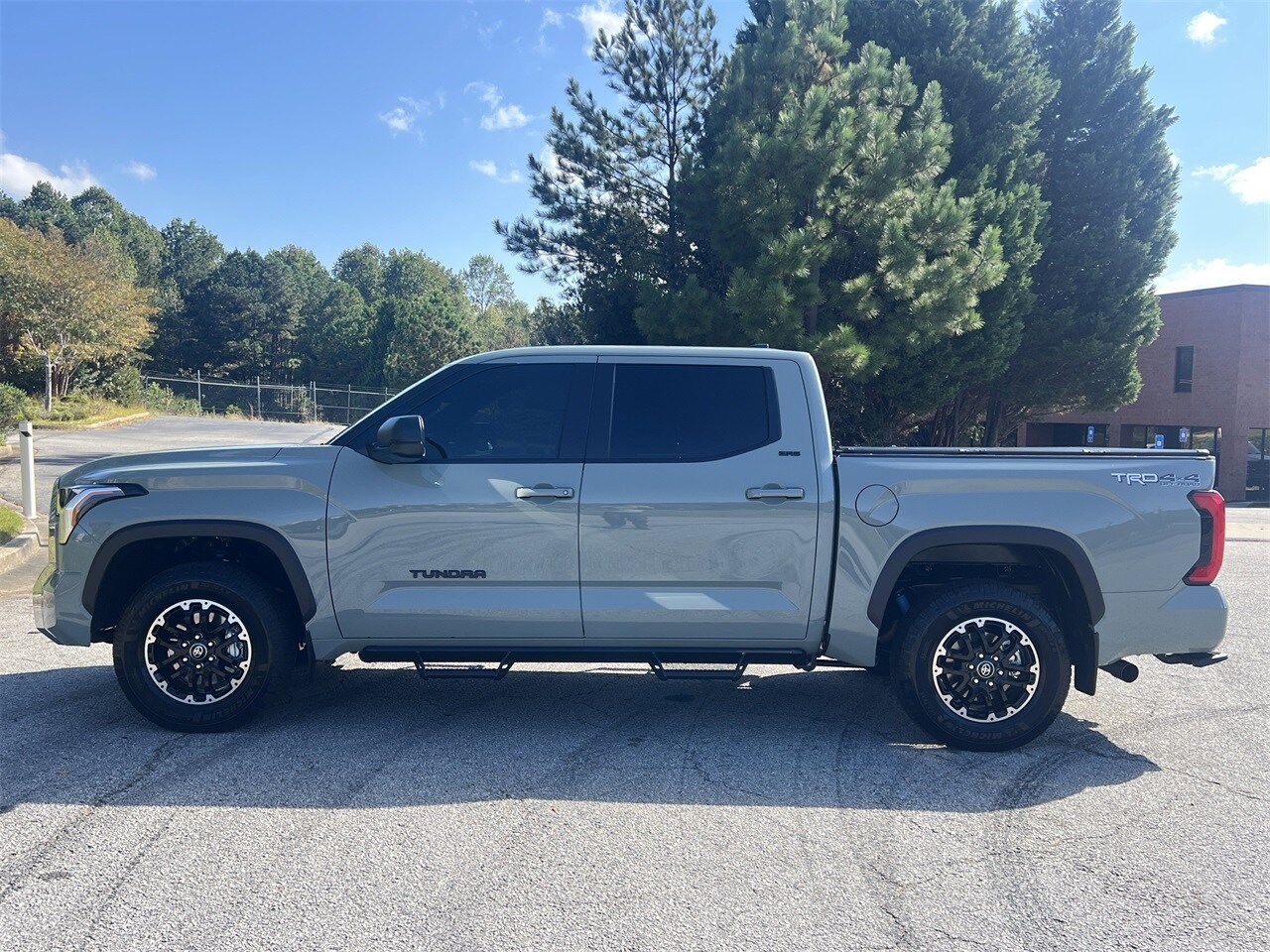 2025 Toyota Tundra SR5 photo 3