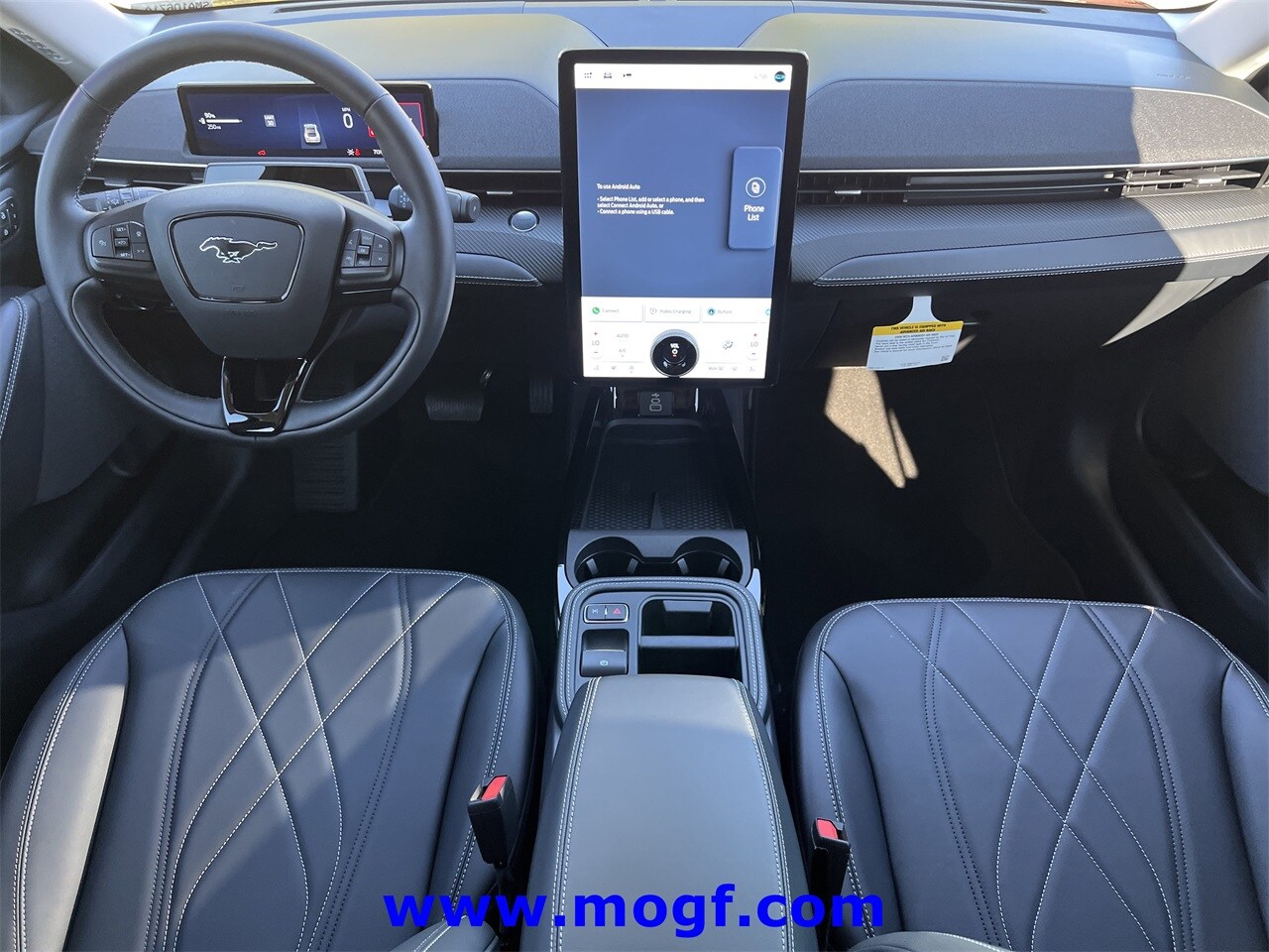 2025 Ford Mustang Mach-E Select photo 2