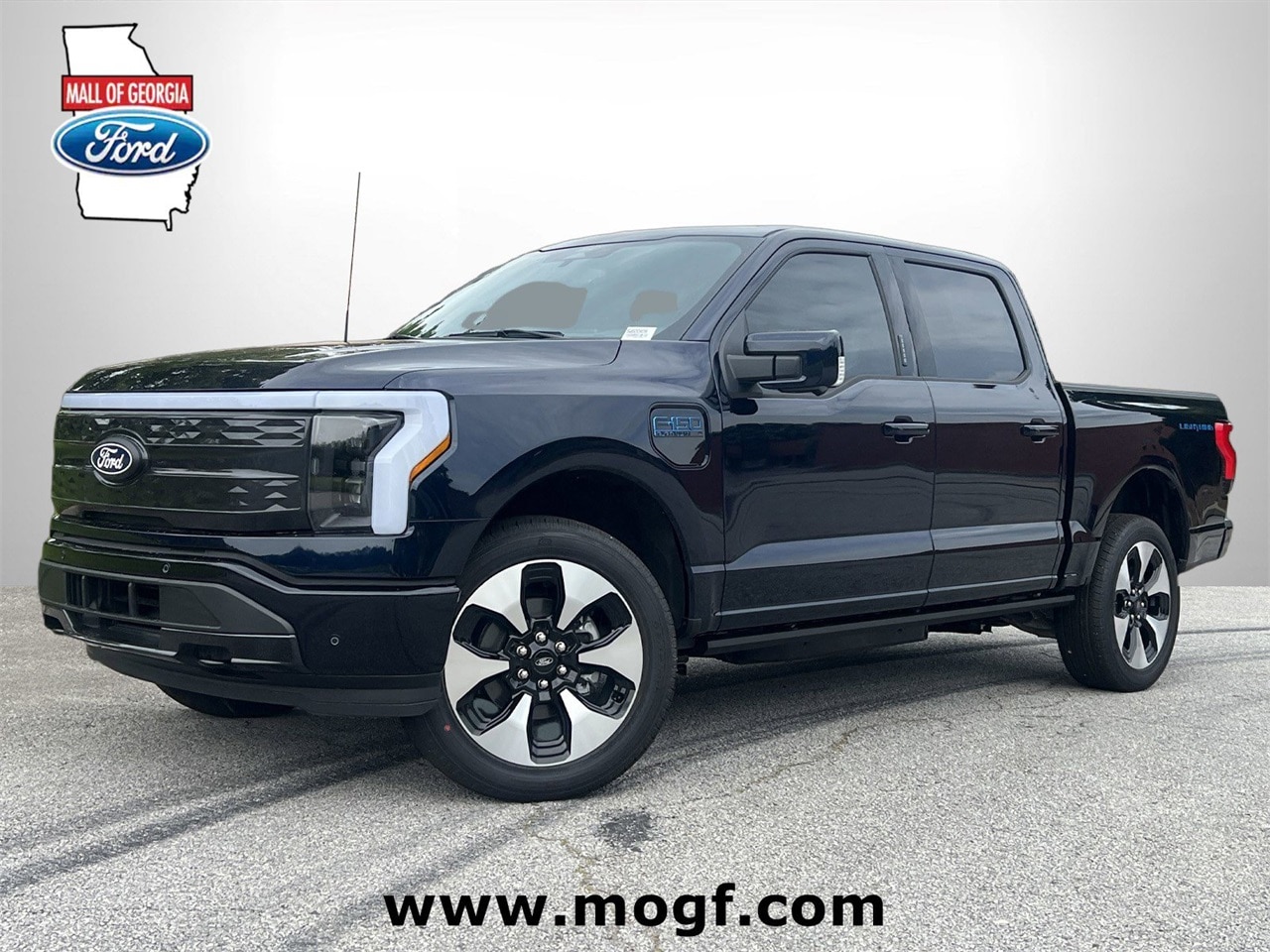 2025 Ford F-150 Lightning Platinum's photo