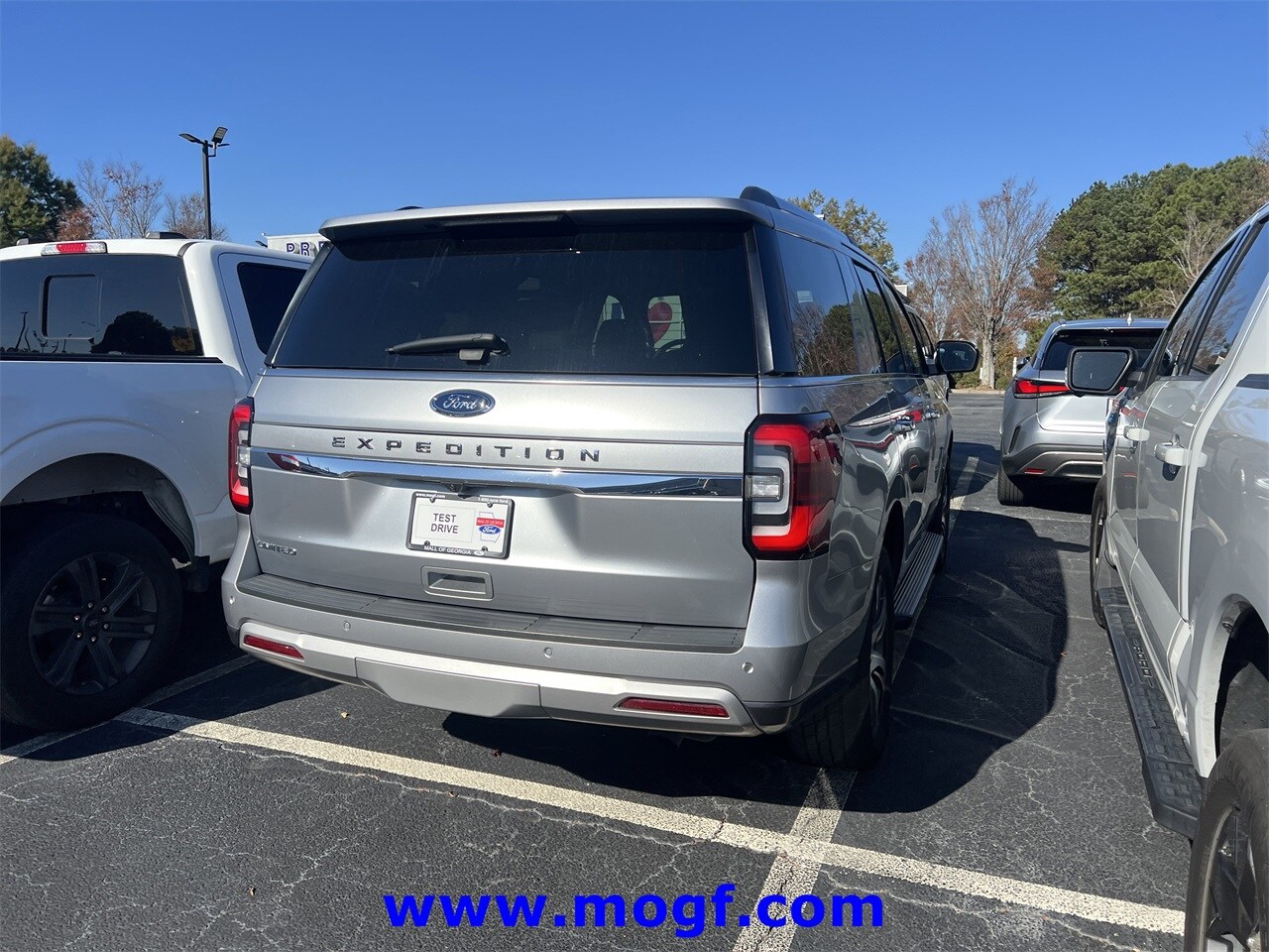 2024 Ford Expedition Limited photo 3