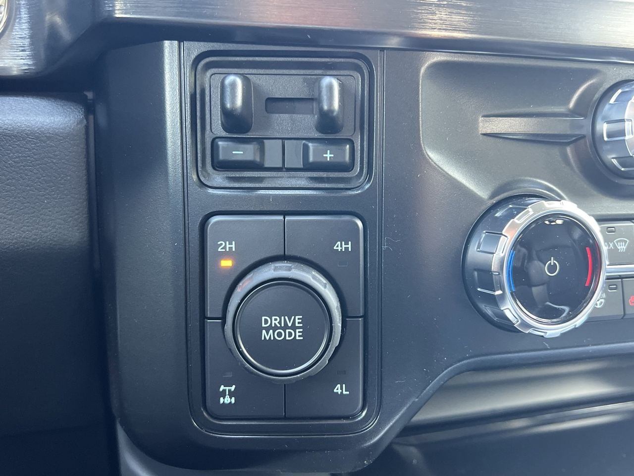 2025 Ford F-350 Super Duty Lariat - Photo 8