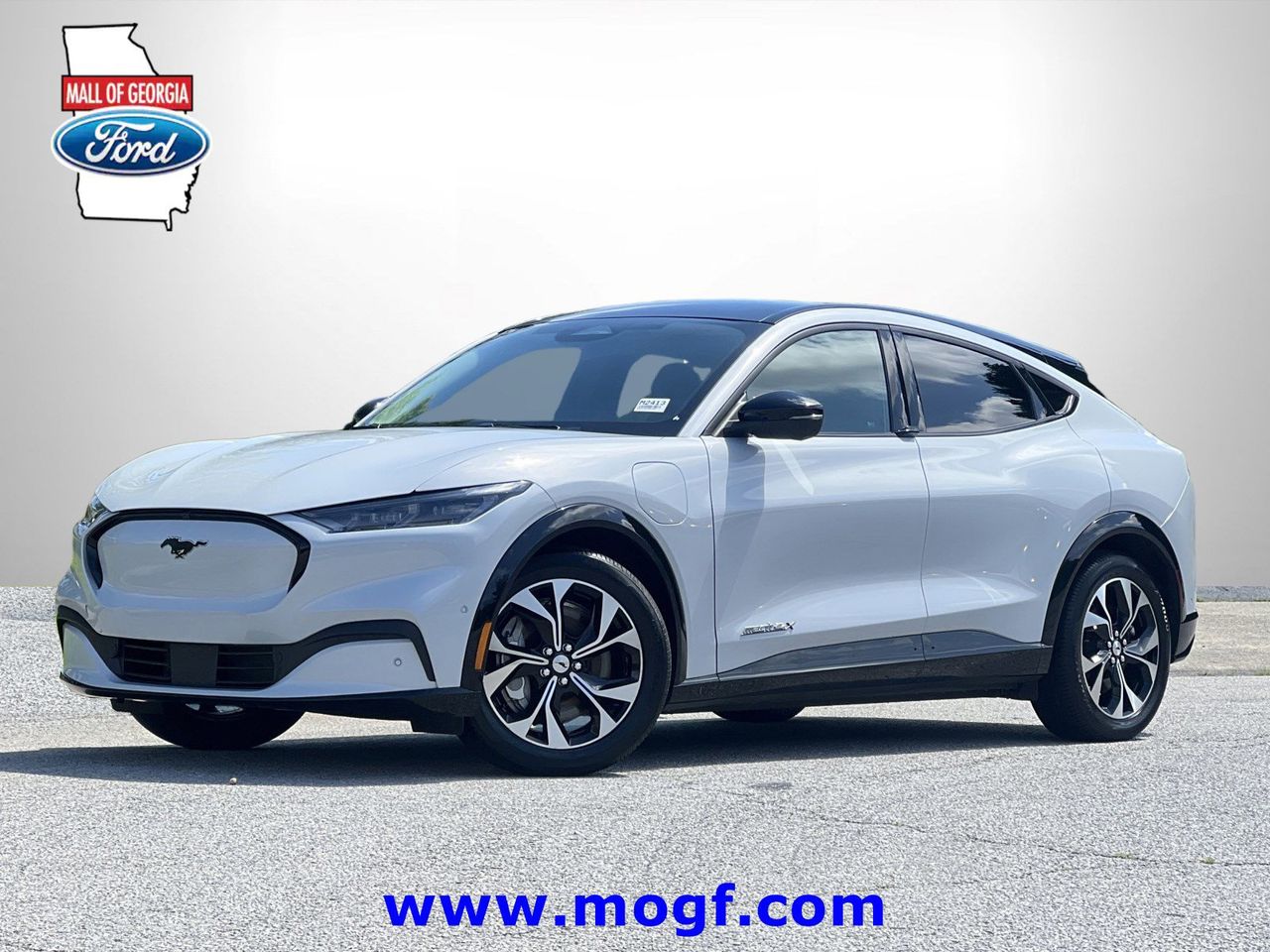 2023 Ford Mustang-Mach-e Premium's photo