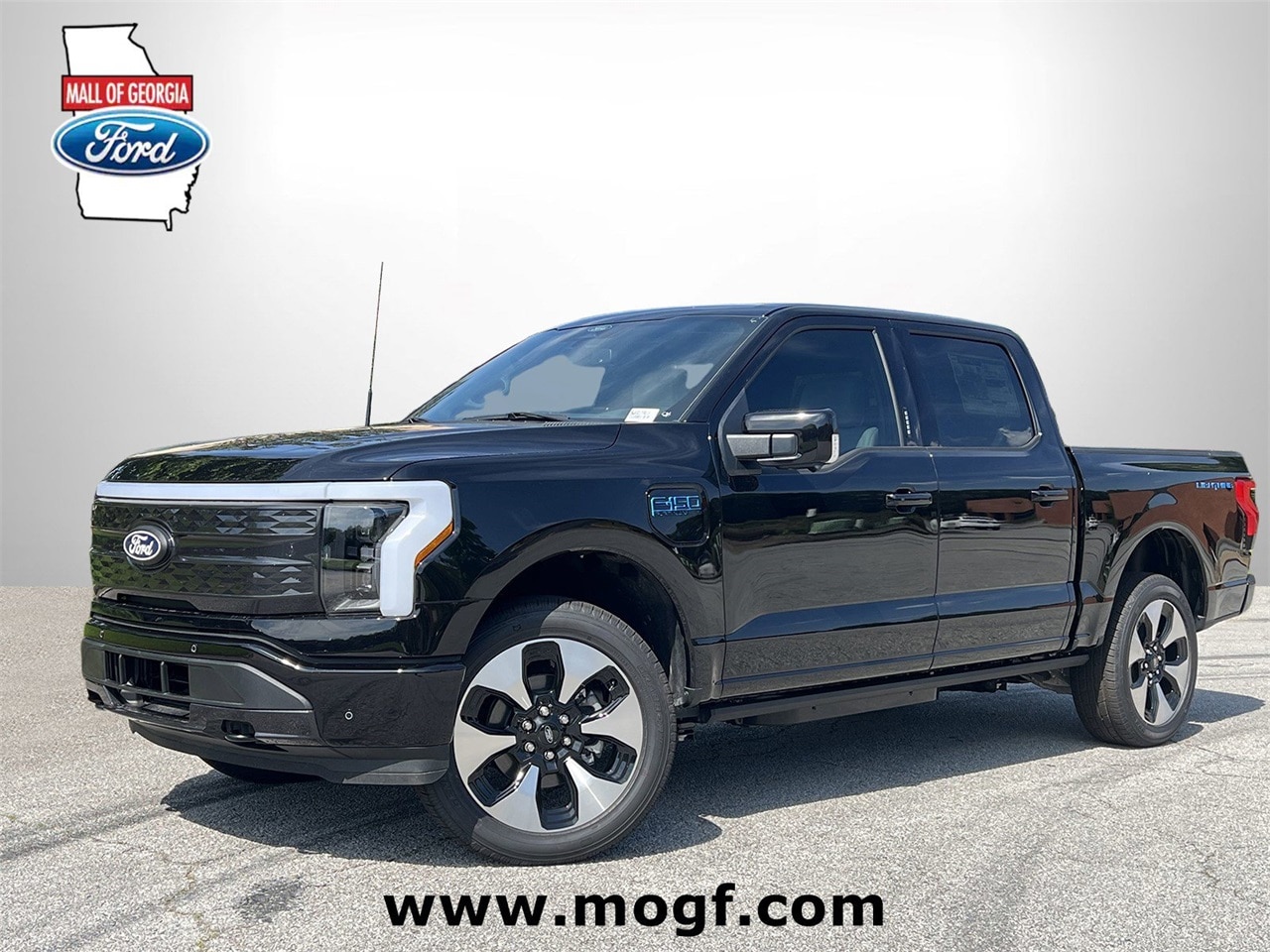 2025 Ford F-150 Lightning Platinum's photo