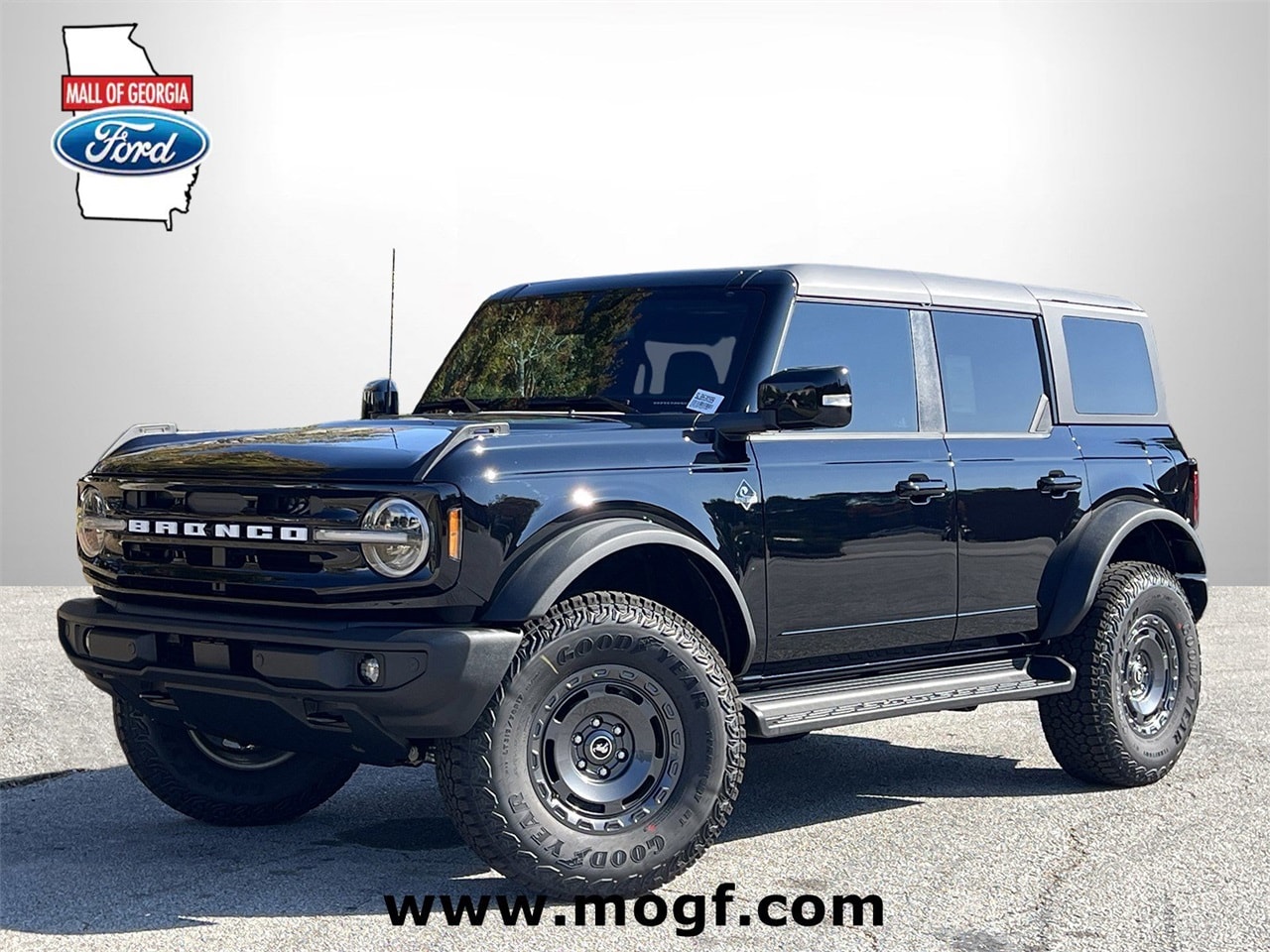 2025 Ford Bronco 4-Door Outer Banks's photo