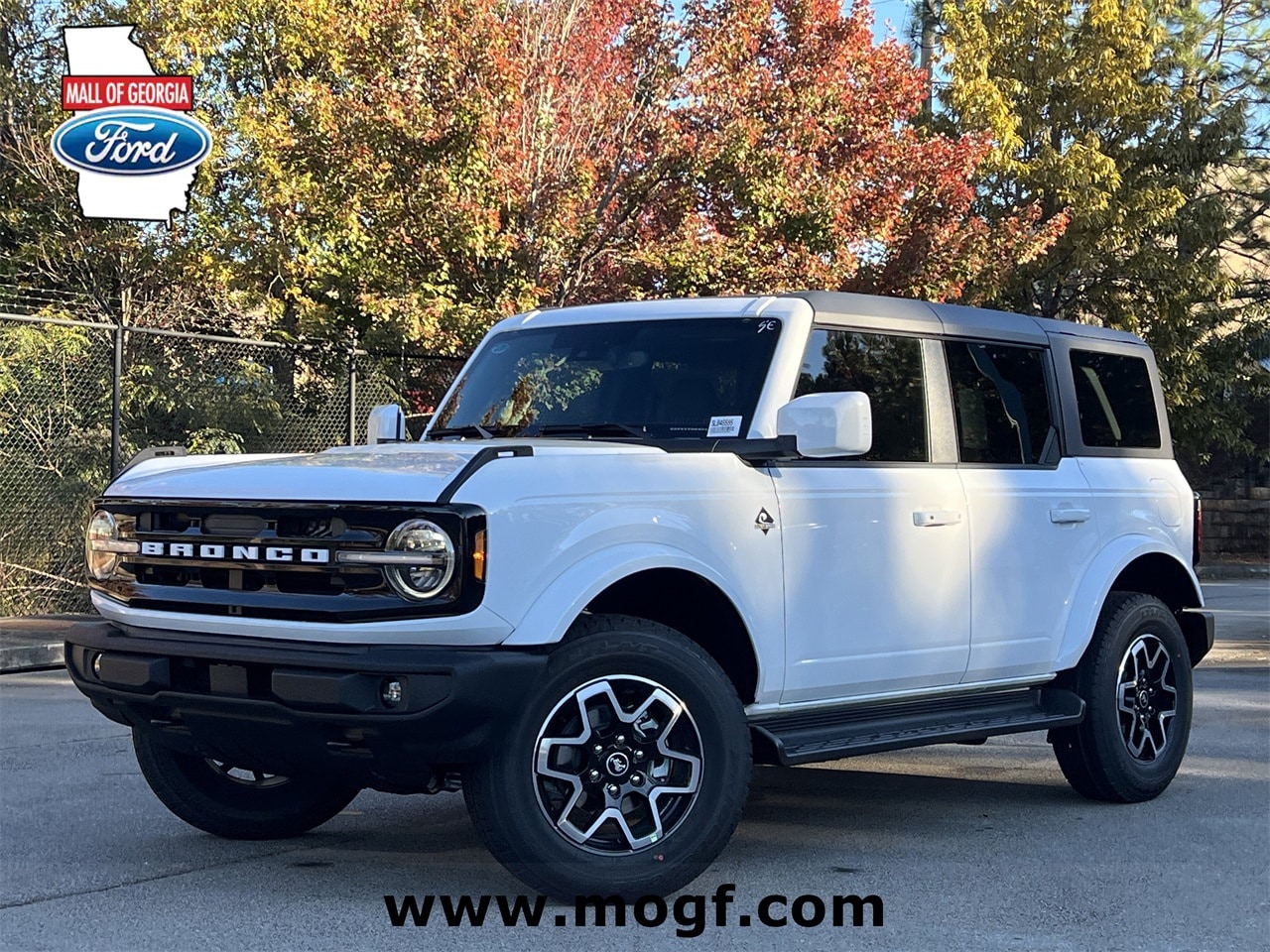 2025 Ford Bronco 4-Door Outer Banks's photo