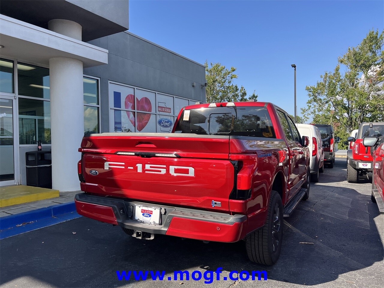 2023 Ford F-150 Lightning Lariat photo 3