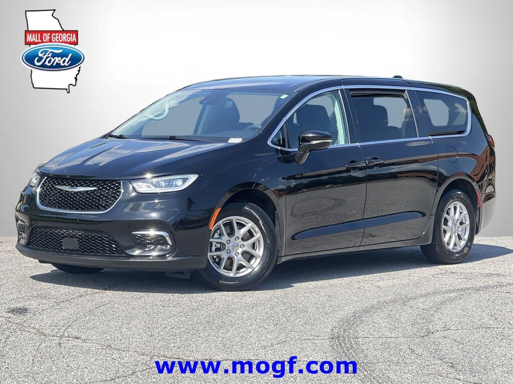 Used 2024 Chrysler Pacifica Touring L Minivan/Van