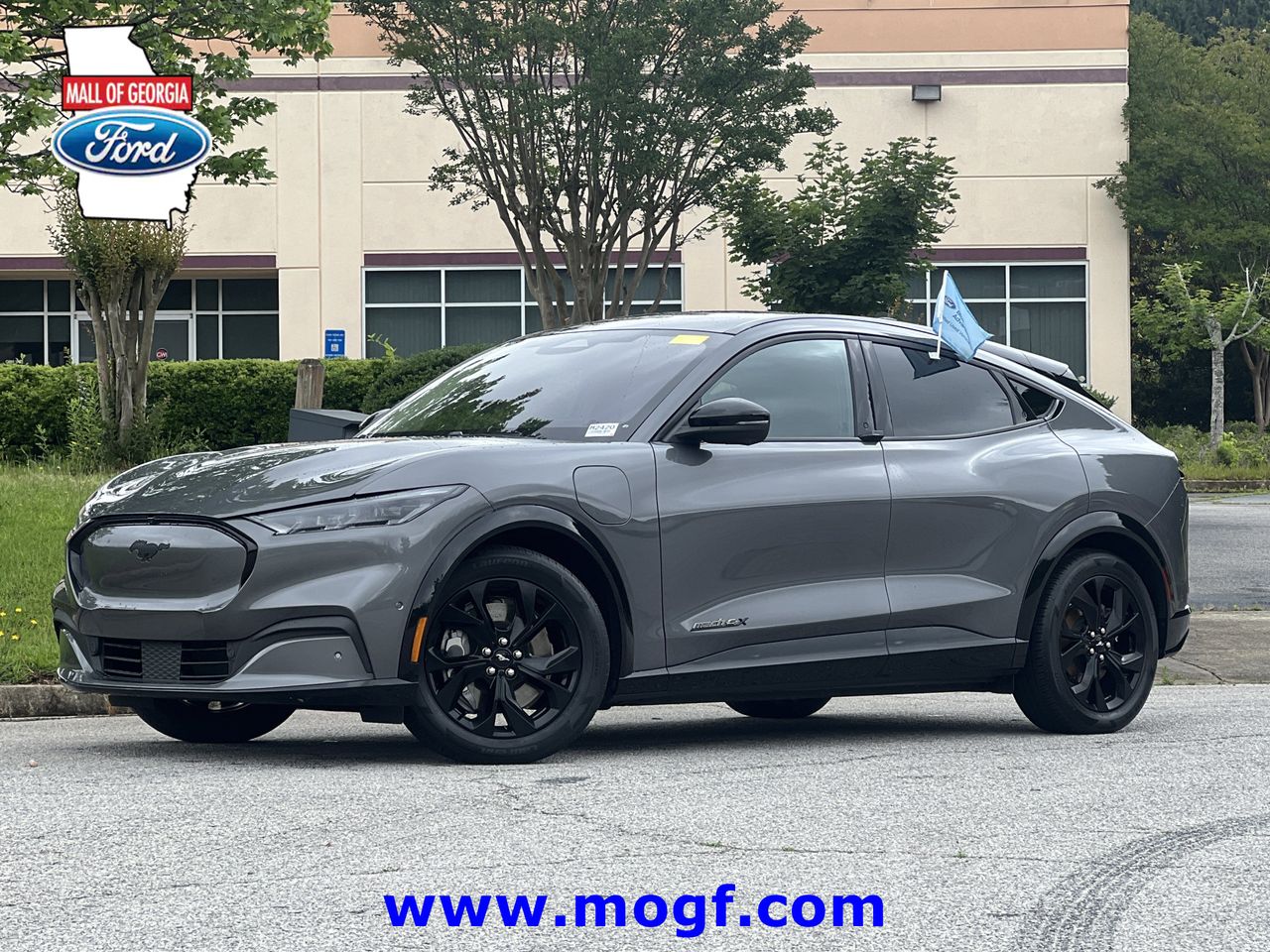 2023 Ford Mustang-Mach-e Premium's photo