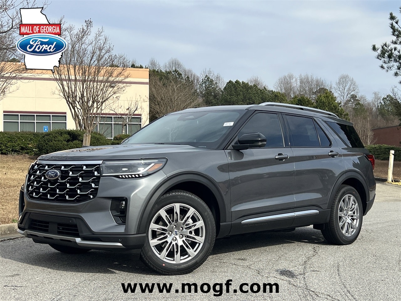 2026 Ford Explorer Platinum's photo