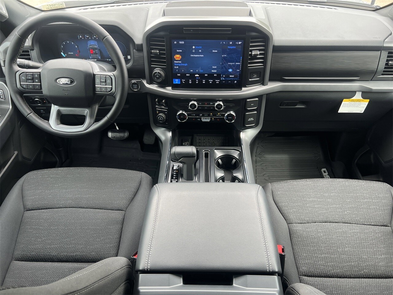 2025 Ford F-150 XLT photo 2
