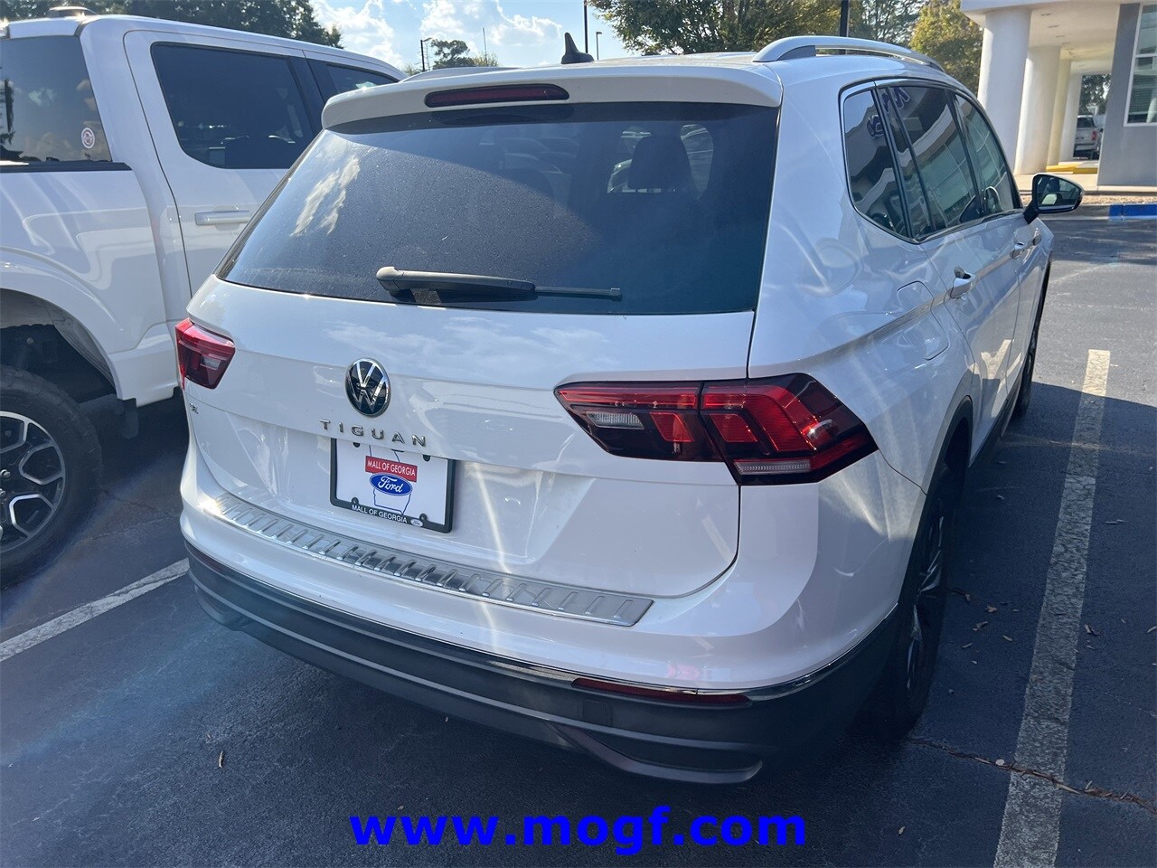 2022 Volkswagen Tiguan SE photo 3