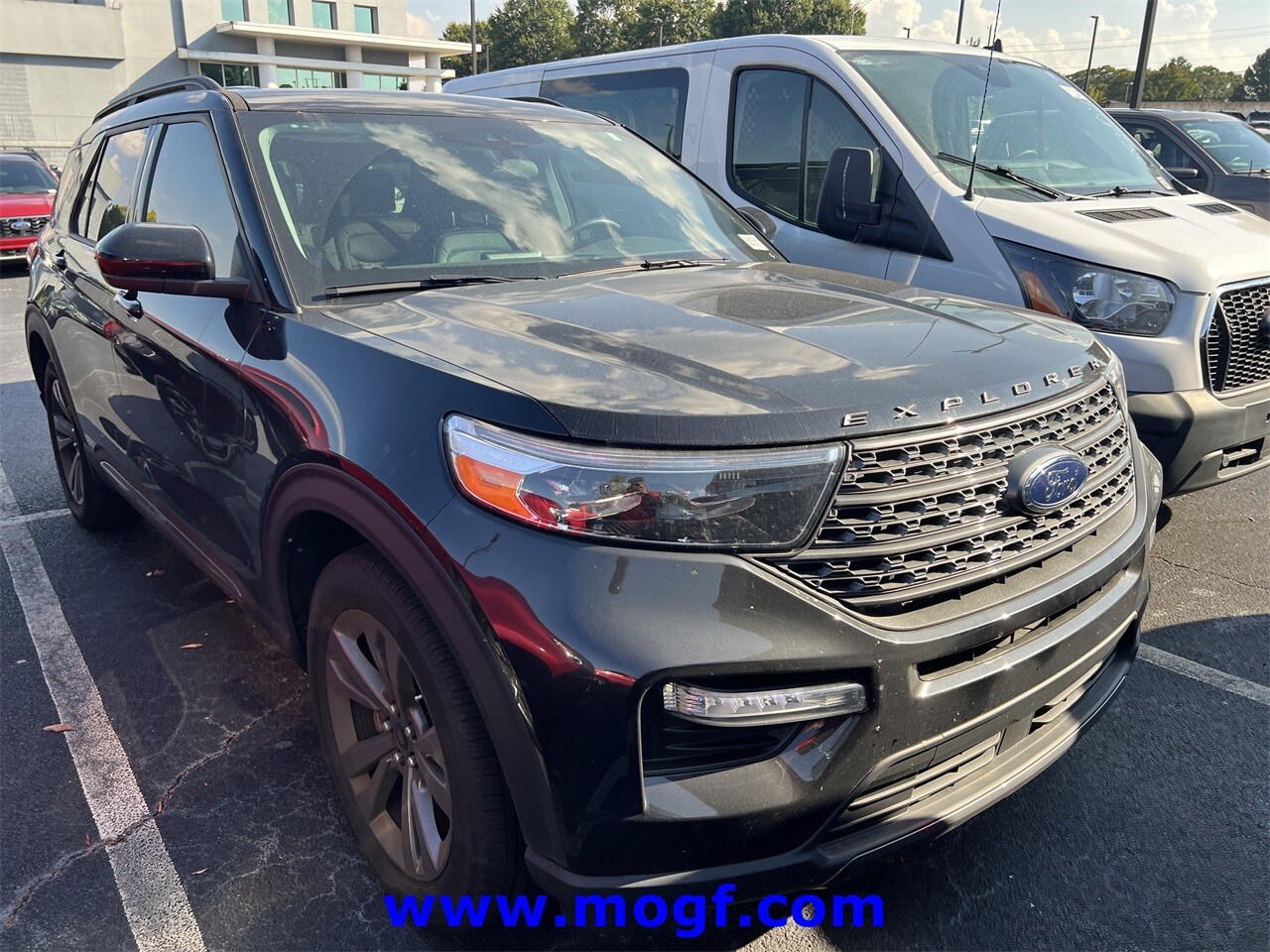 2024 Ford Explorer XLT photo 2