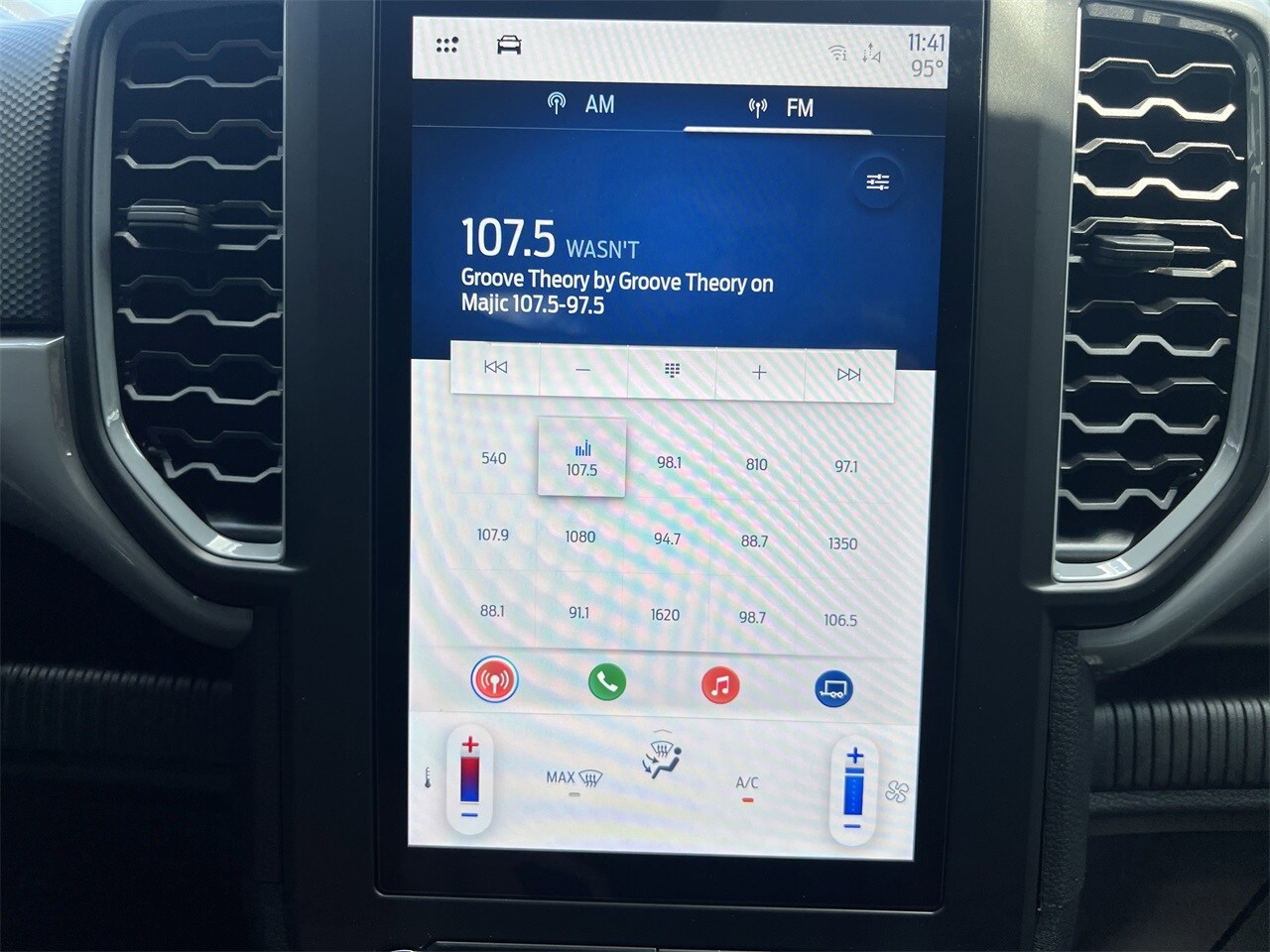 2025 Ford Ranger XL photo 3