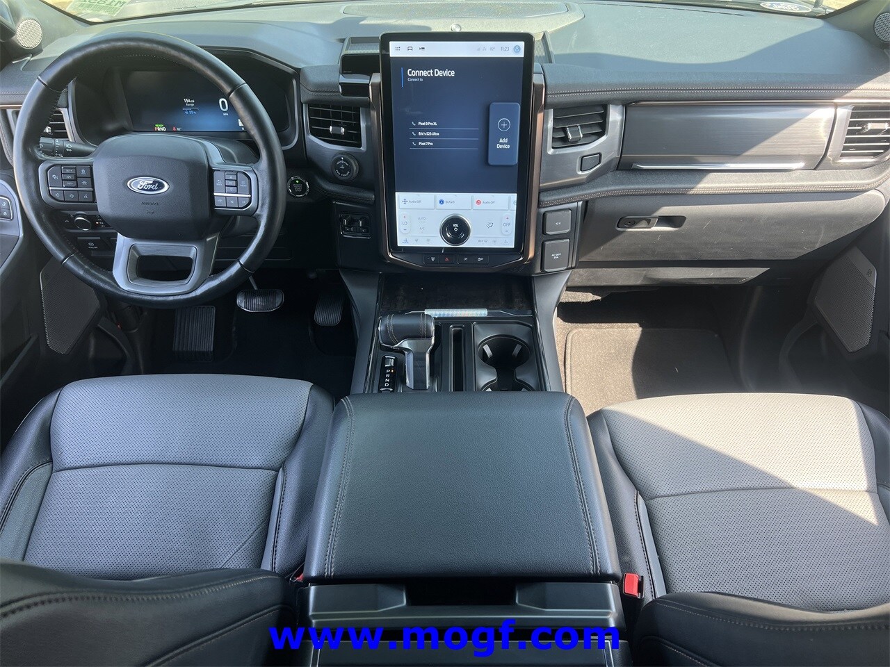 2022 Ford F-150 Lightning Lariat photo 2