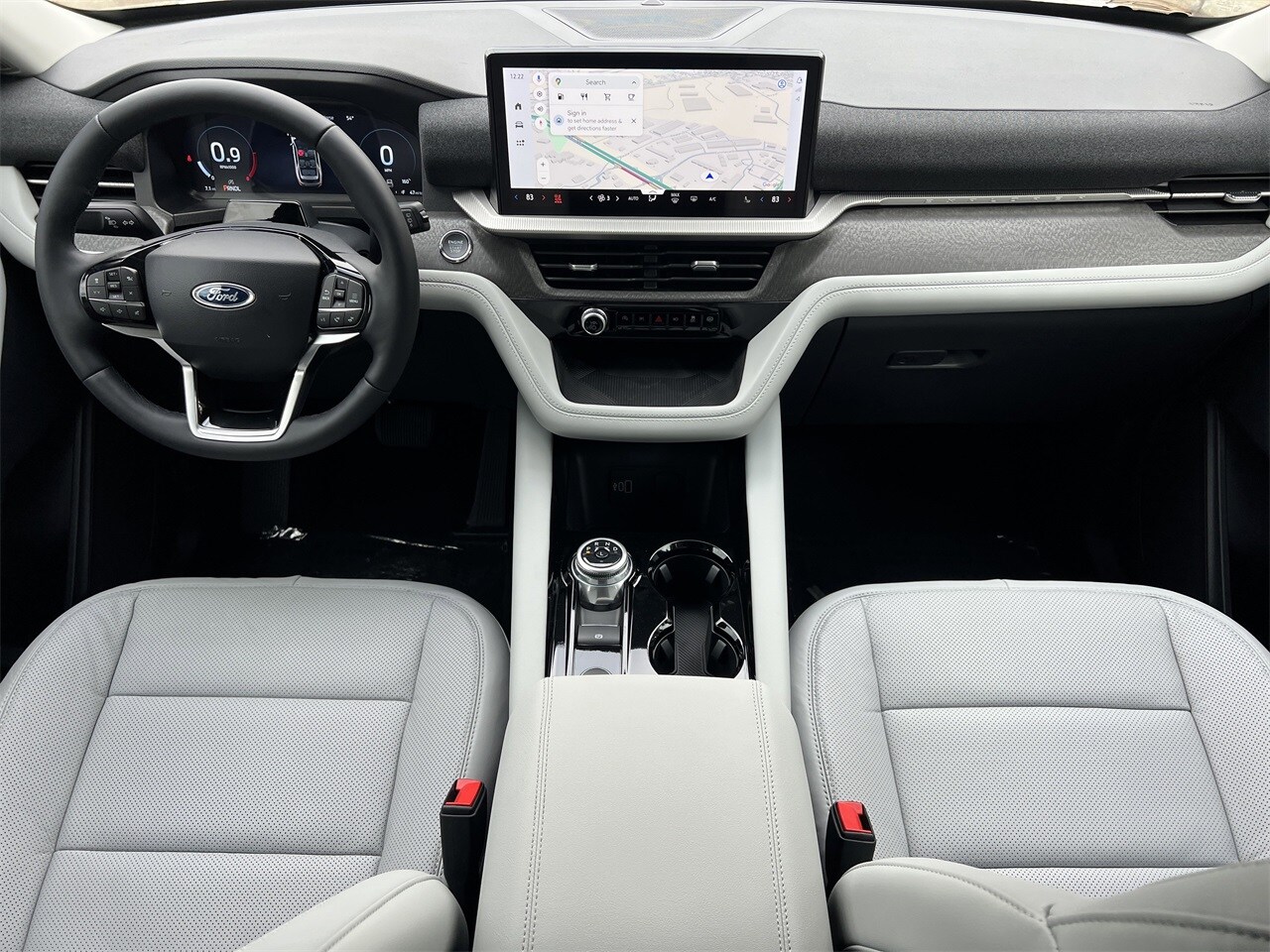 2026 Ford Explorer Platinum photo 2