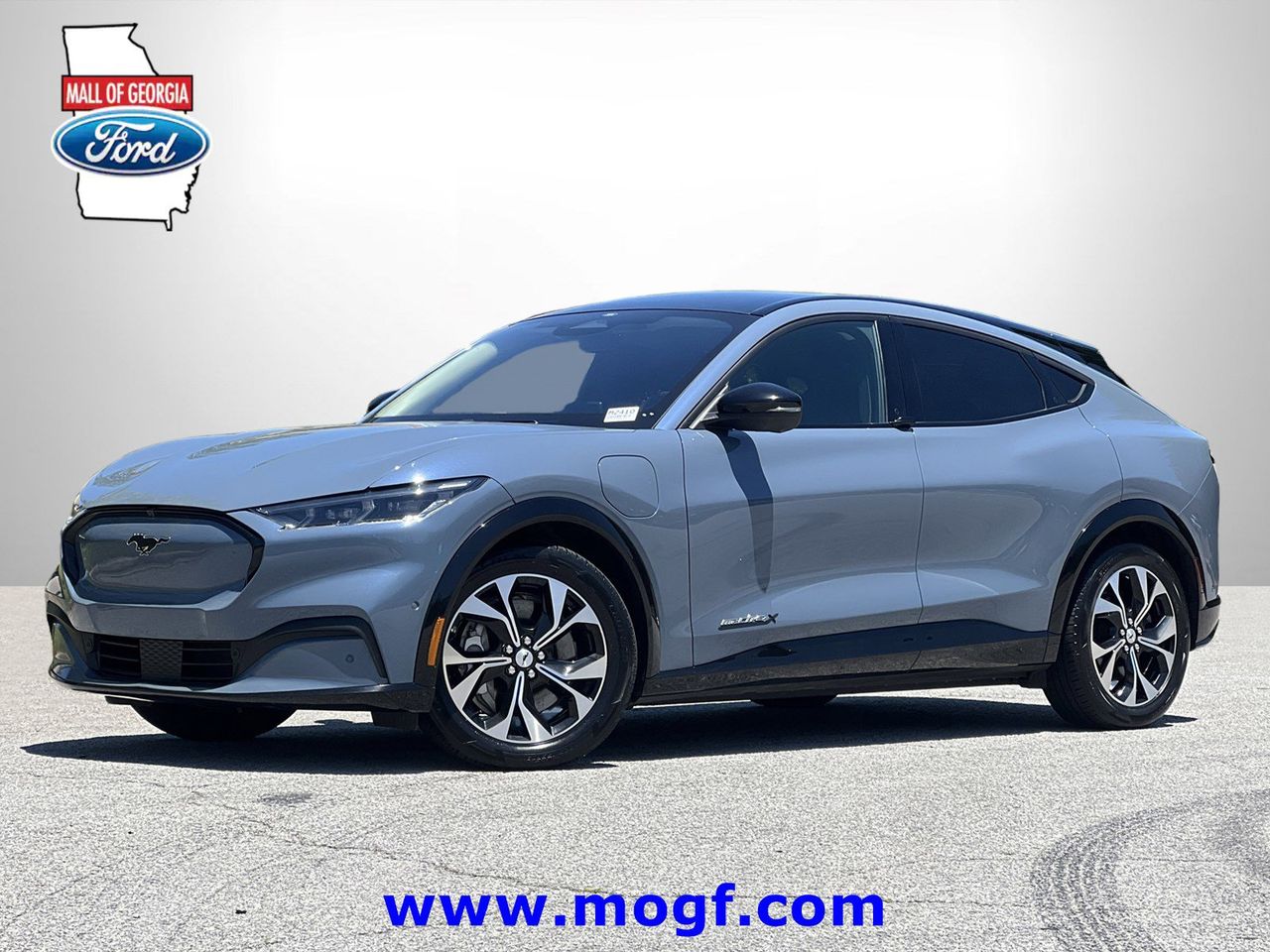 2023 Ford Mustang-Mach-e Premium's photo
