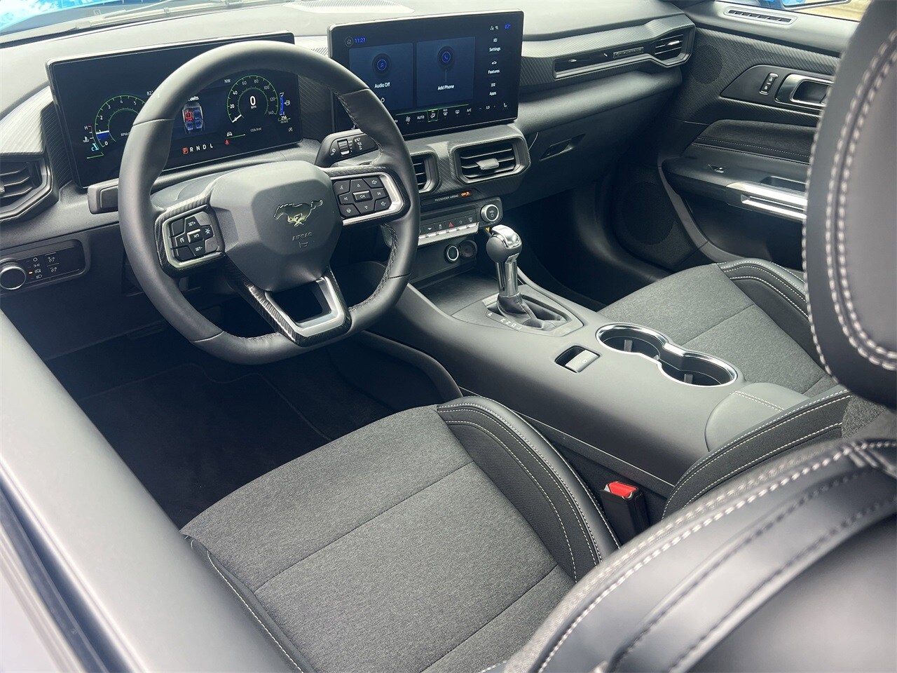 2025 Ford Mustang EcoBoost photo 2