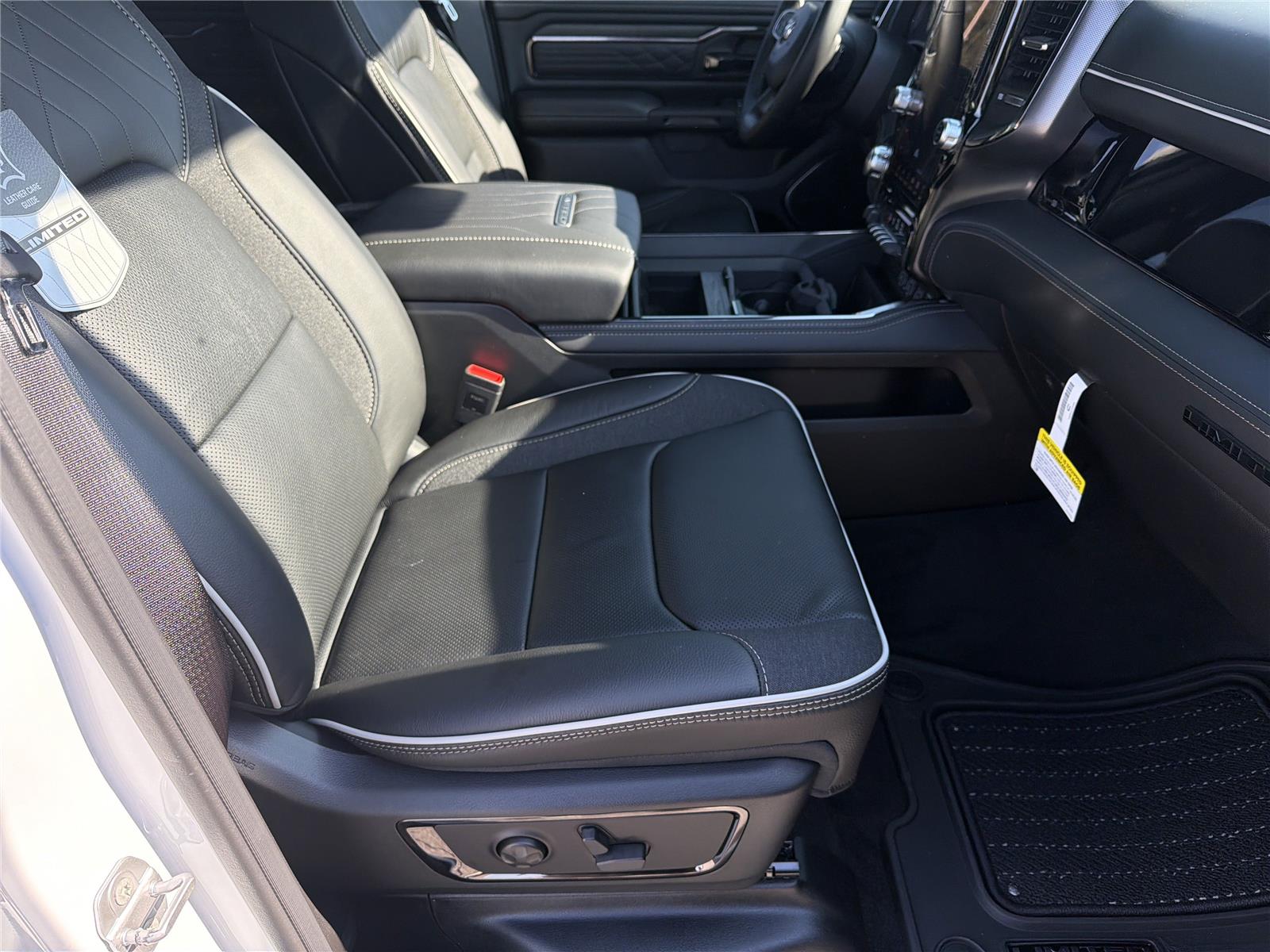 2026 RAM 1500 Limited - Photo 13