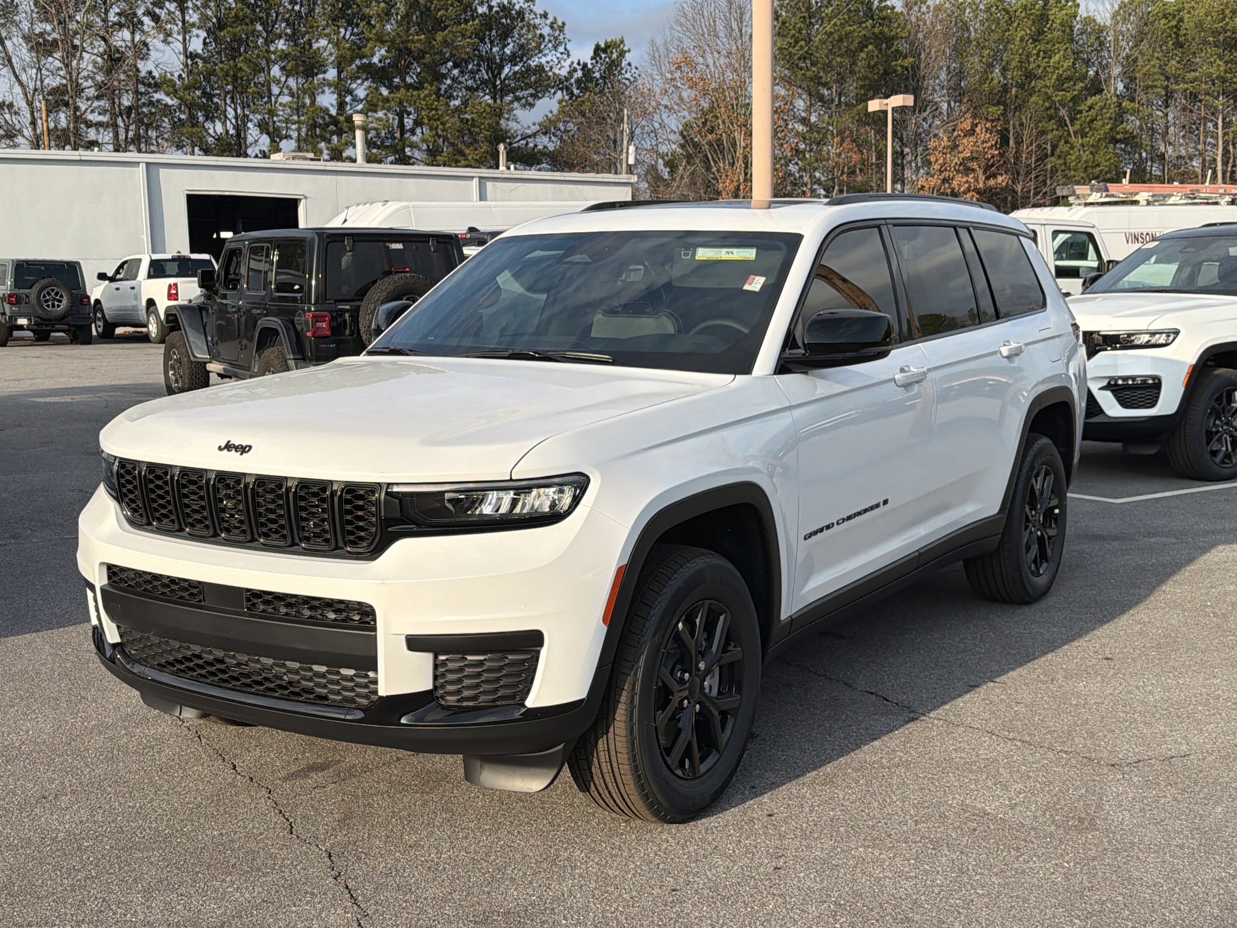 2025 Jeep Grand Cherokee L Altitude's photo