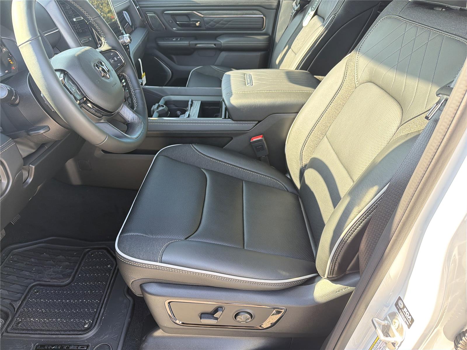 2026 RAM 1500 Limited - Photo 9