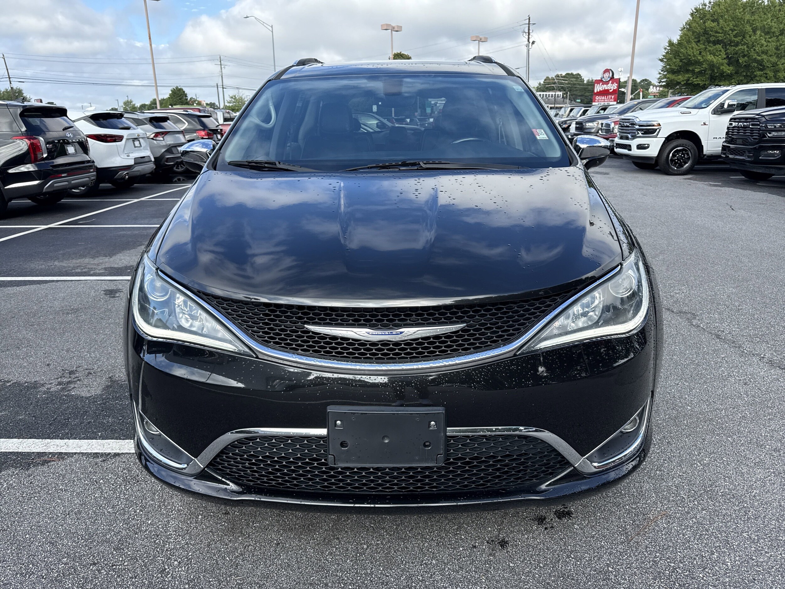 2019 Chrysler Pacifica Limited photo 3