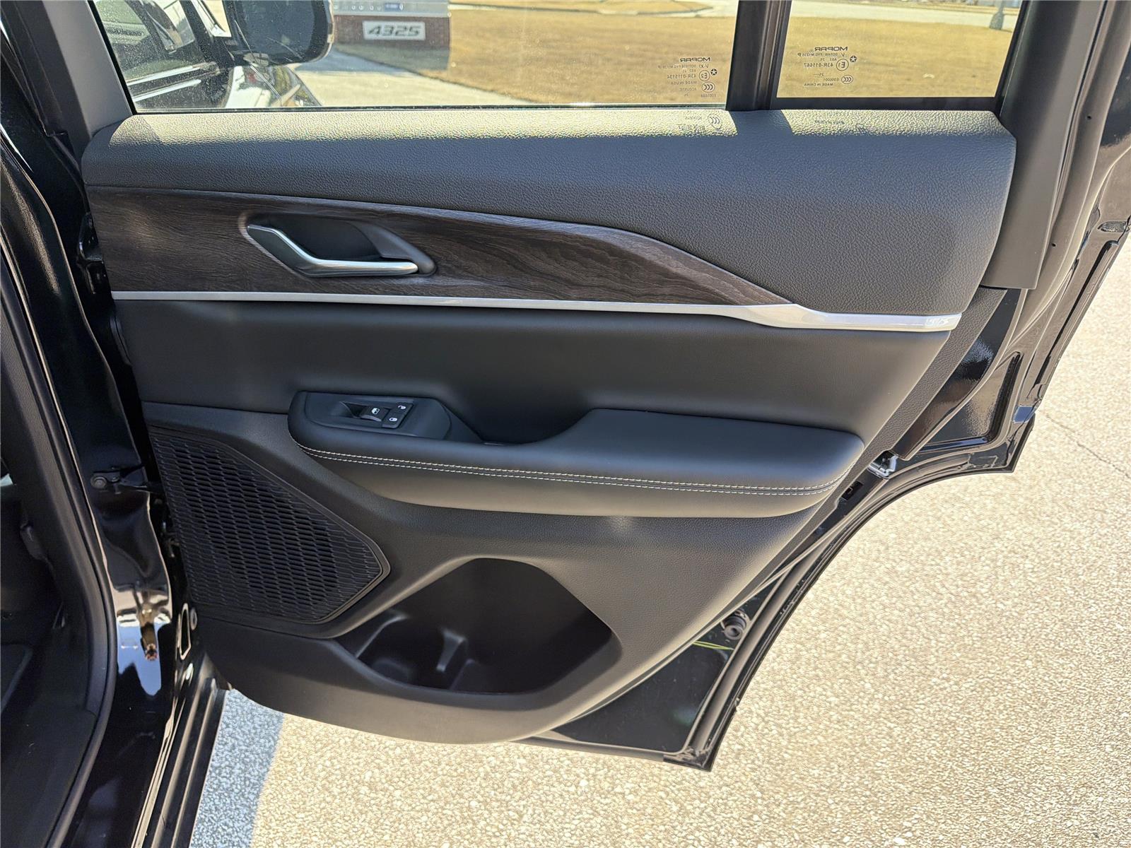 2026 Jeep Grand Cherokee Laredo - Photo 16