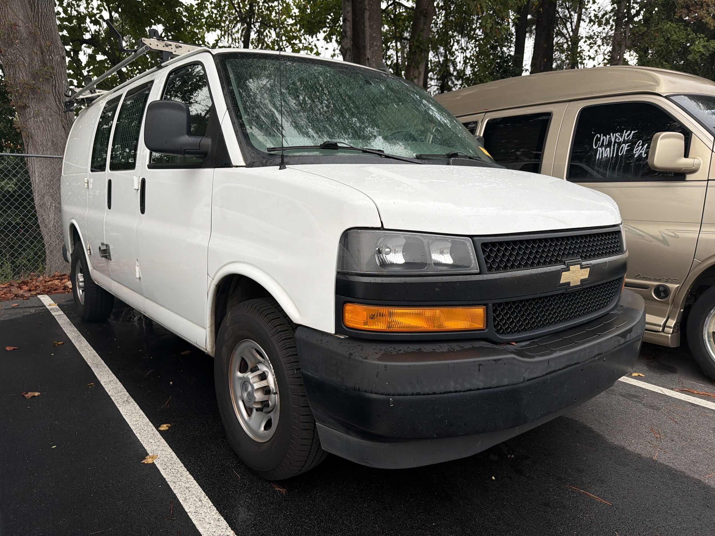 2018 Chevrolet Express 2500 Work Van photo 3