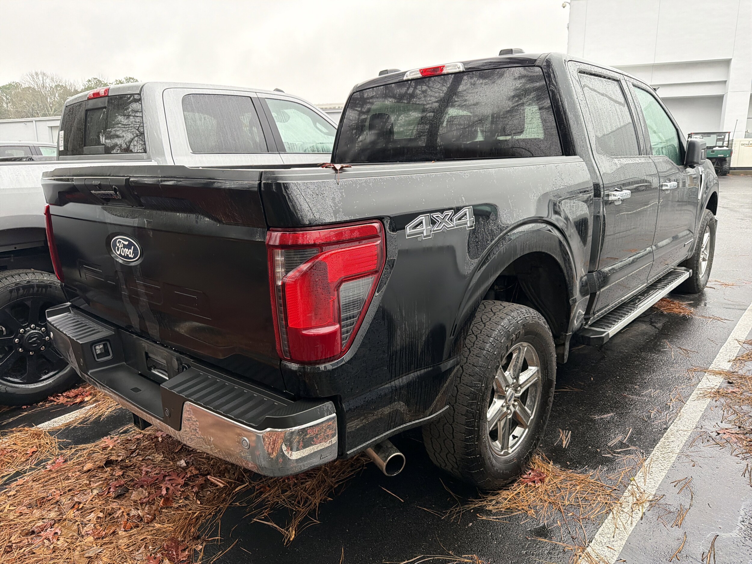 2024 Ford F-150 XLT photo 2