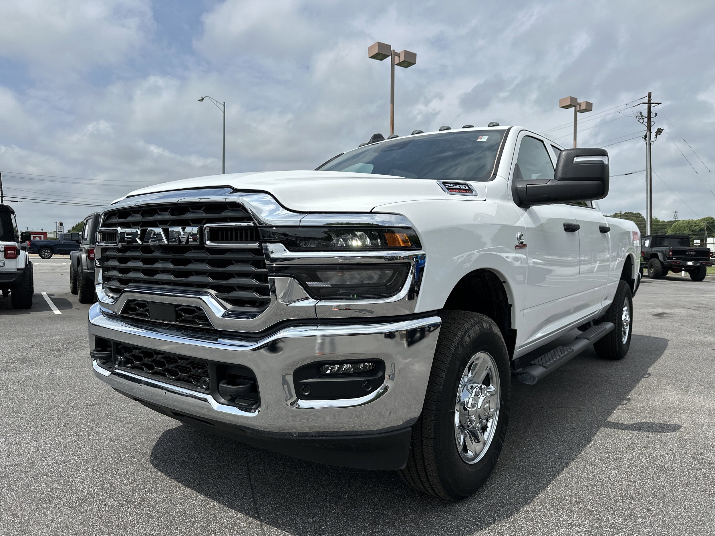 2025 Ram 2500 Tradesman photo 2