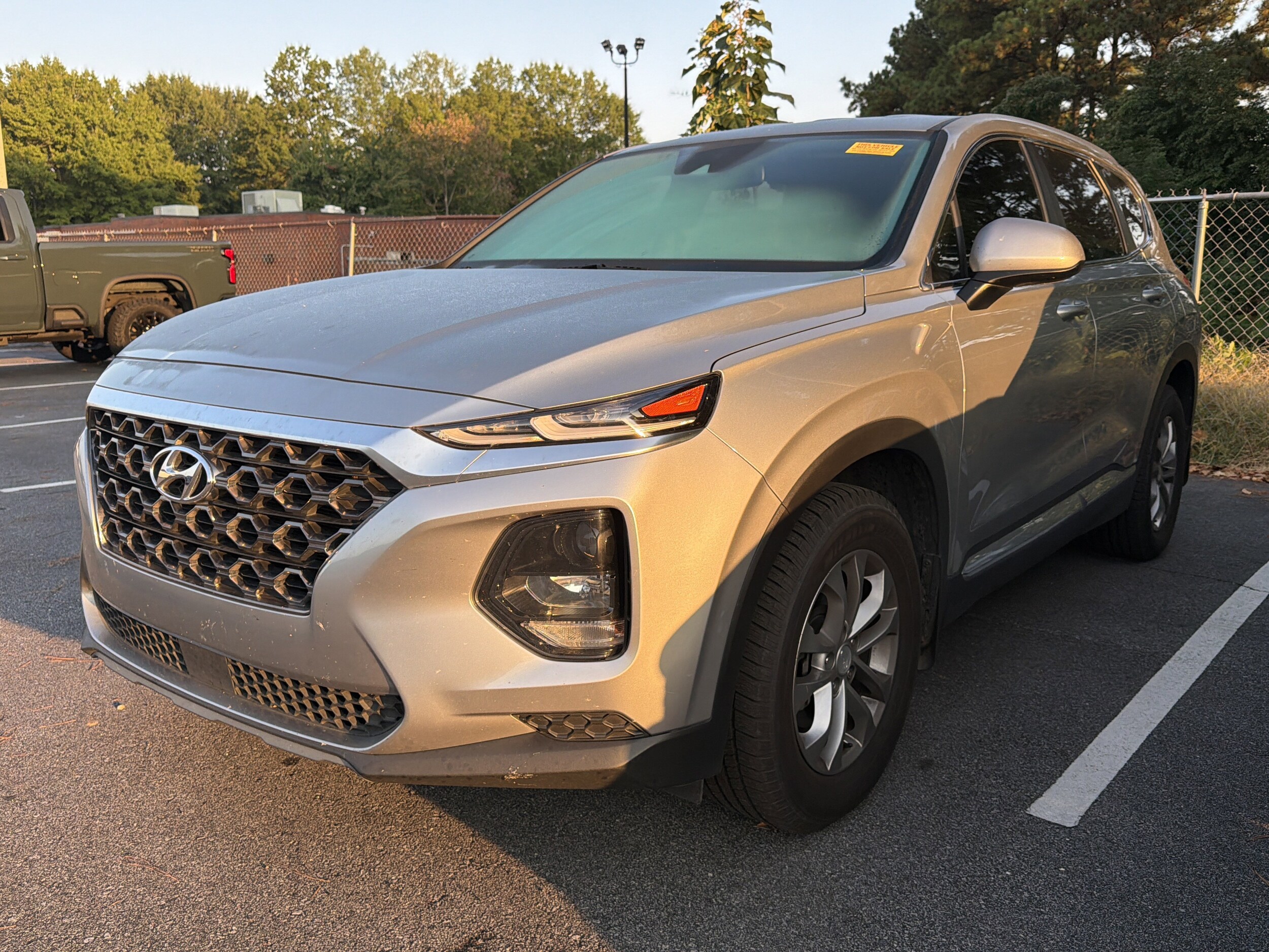 2020 Hyundai Santa Fe SE photo 2
