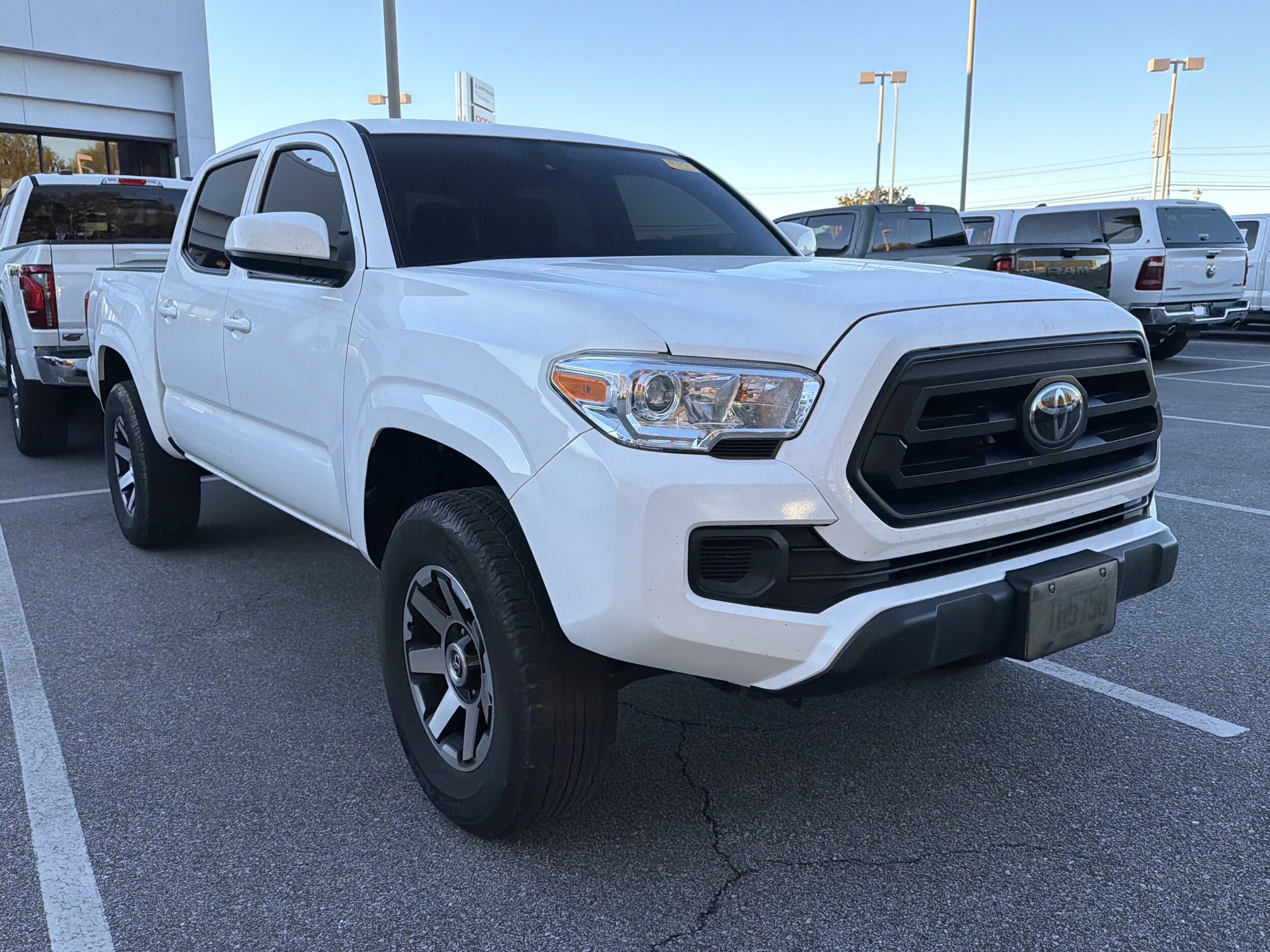 2022 Toyota Tacoma SR5 photo 3