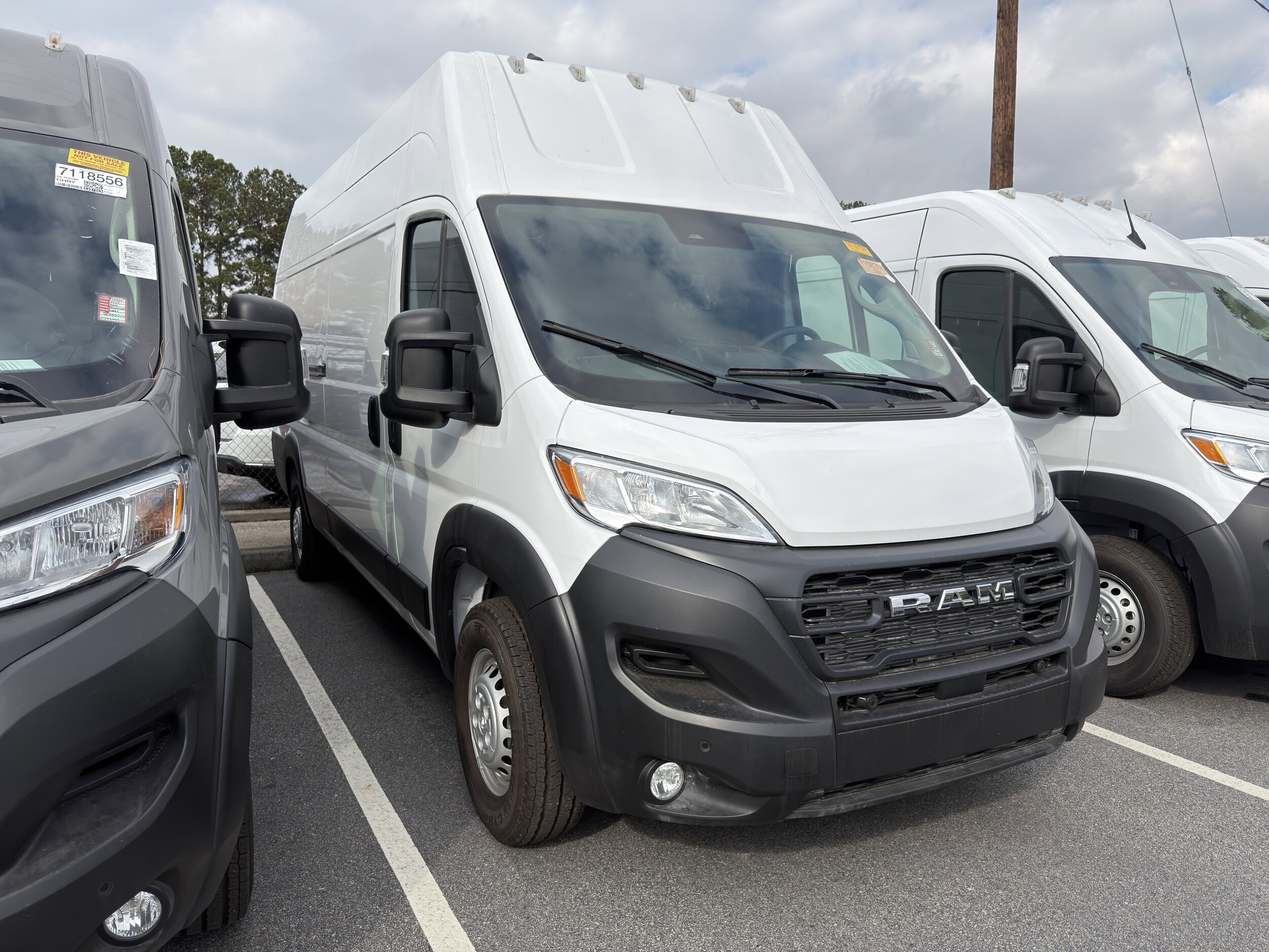 2025 Ram ProMaster 3500 Base Cargo Van photo 2