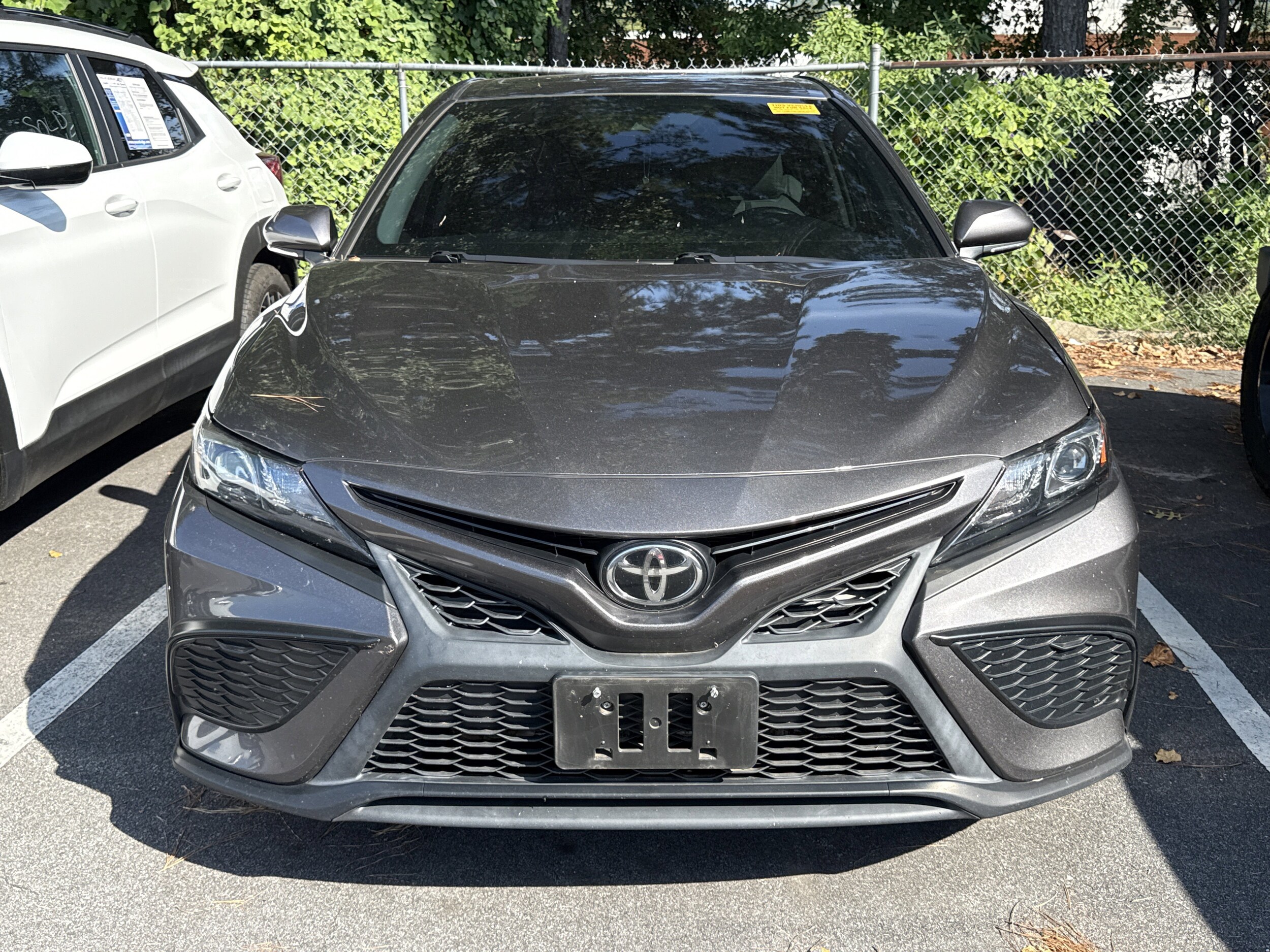 2021 Toyota Camry SE photo 2