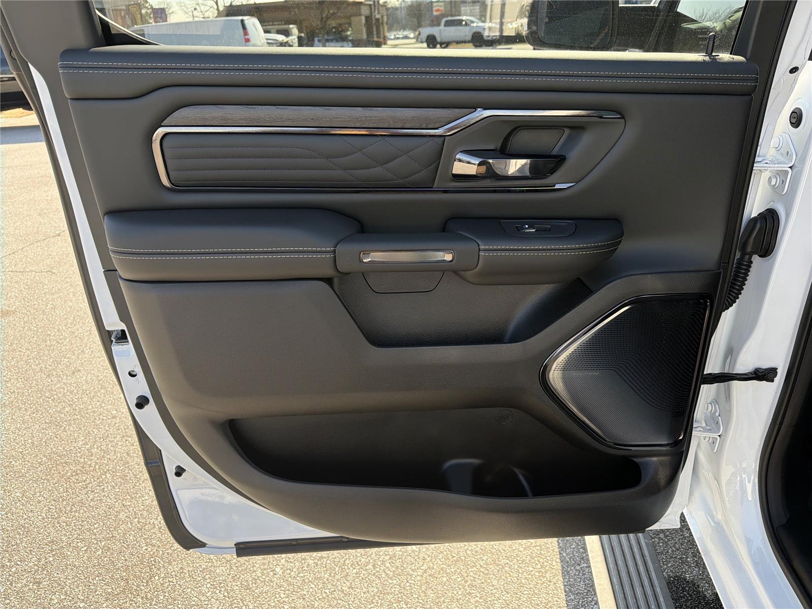 2026 RAM 1500 Limited - Photo 22