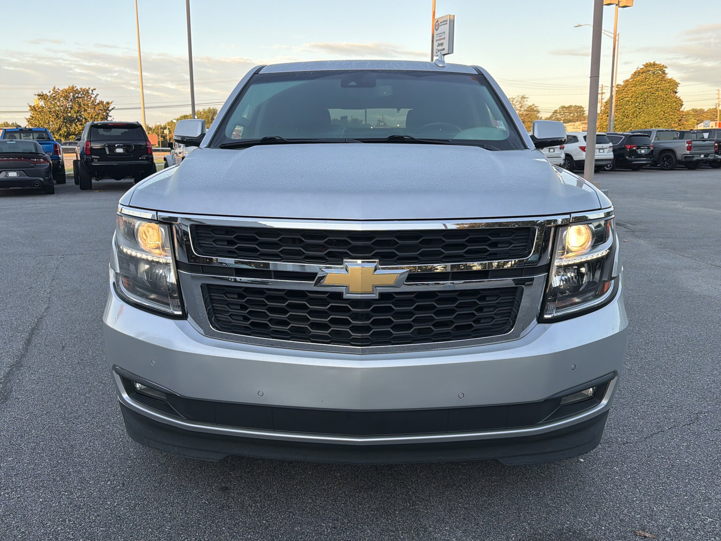 2019 Chevrolet Tahoe LT photo 3