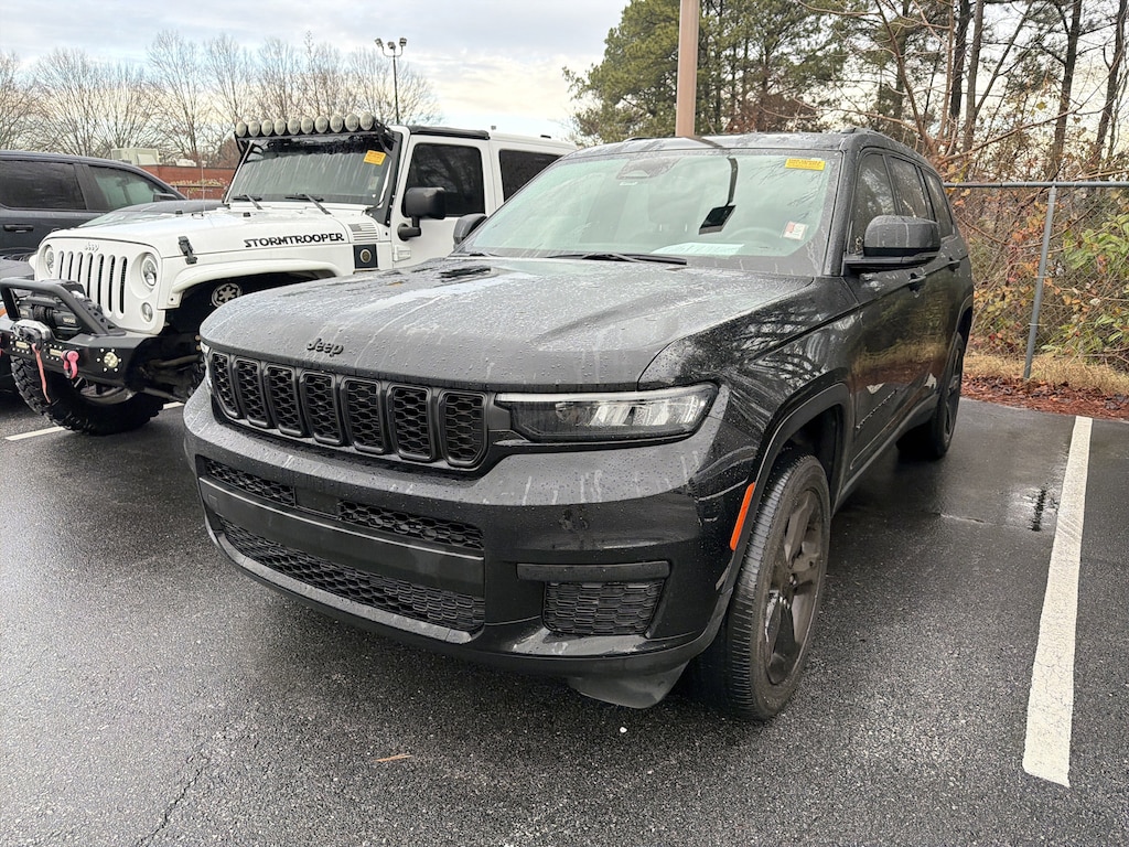 Used 2023 Jeep Grand Cherokee L Laredo SUV