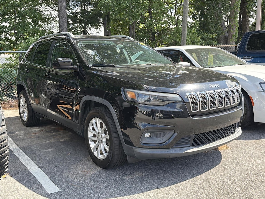 Used 2019 Jeep Cherokee Latitude SUV