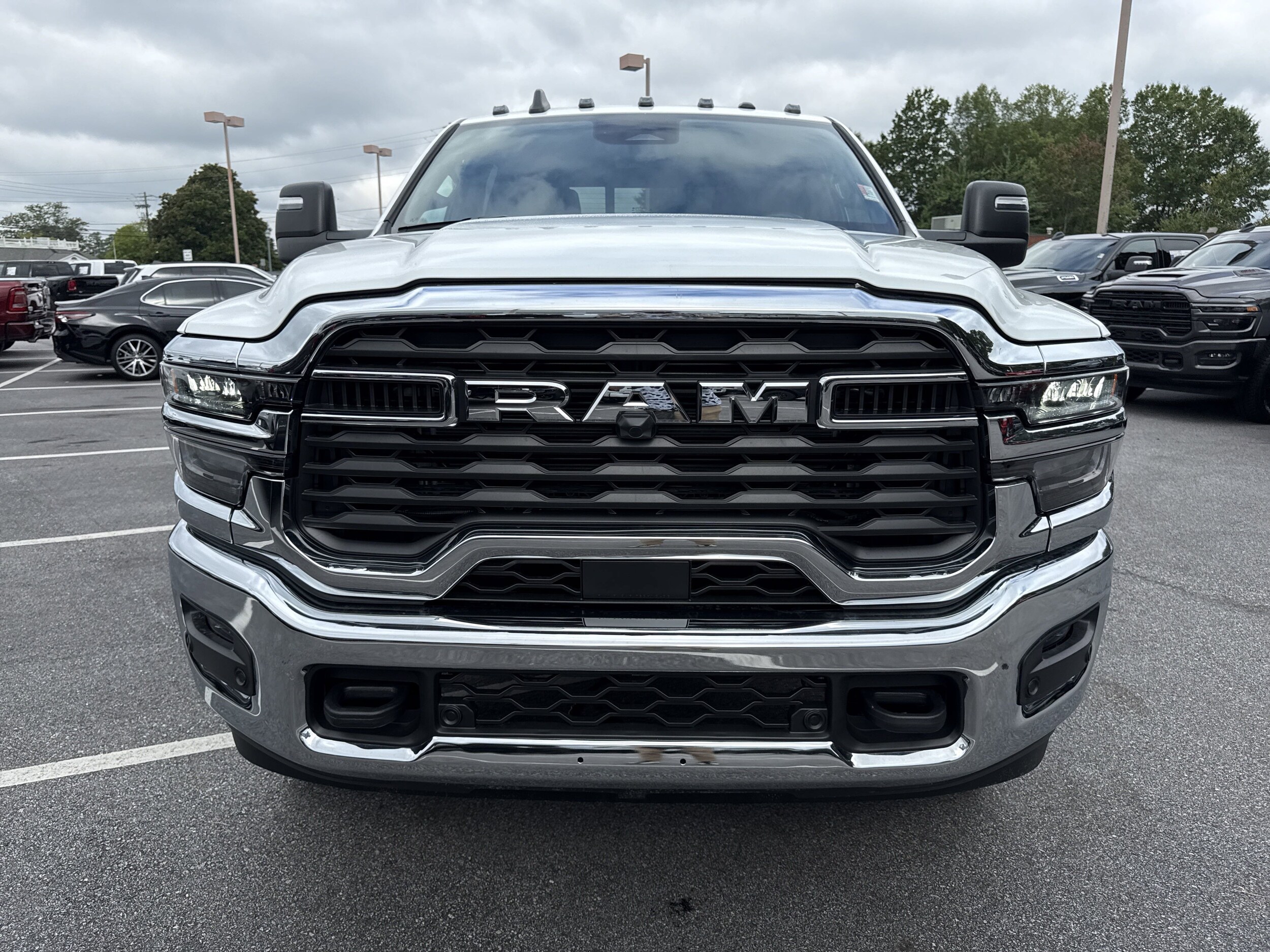 2025 Ram 2500 Tradesman photo 2