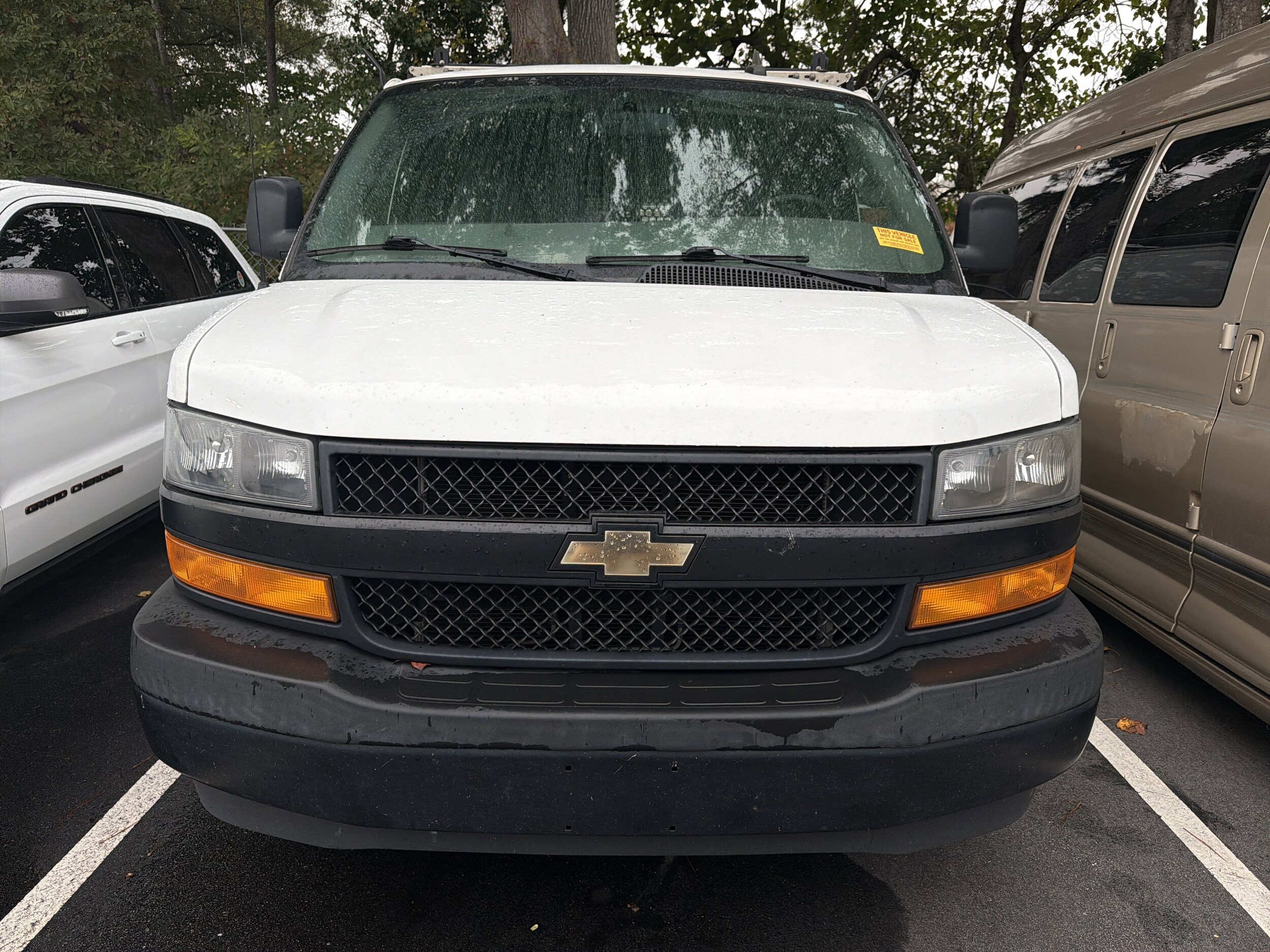 2018 Chevrolet Express 2500 Work Van photo 2