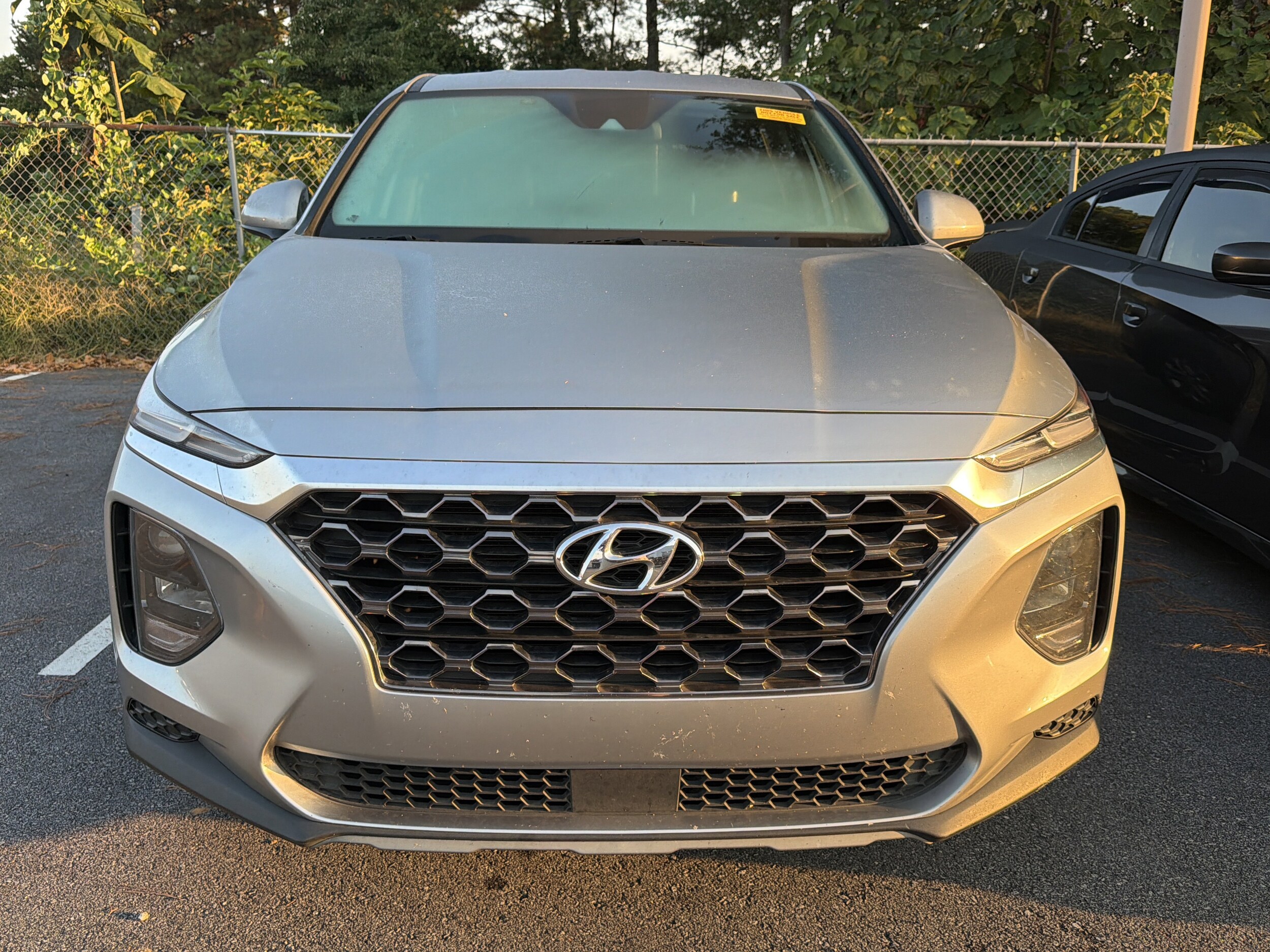 2020 Hyundai Santa Fe SE photo 3