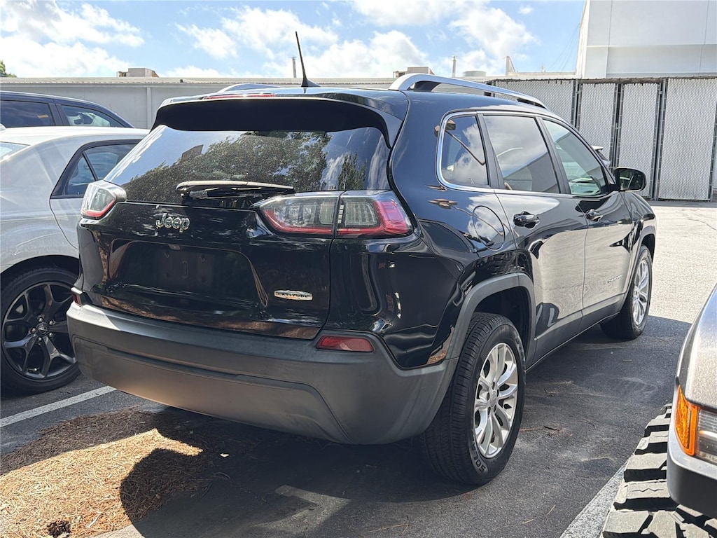 Used 2019 Jeep Cherokee Latitude SUV