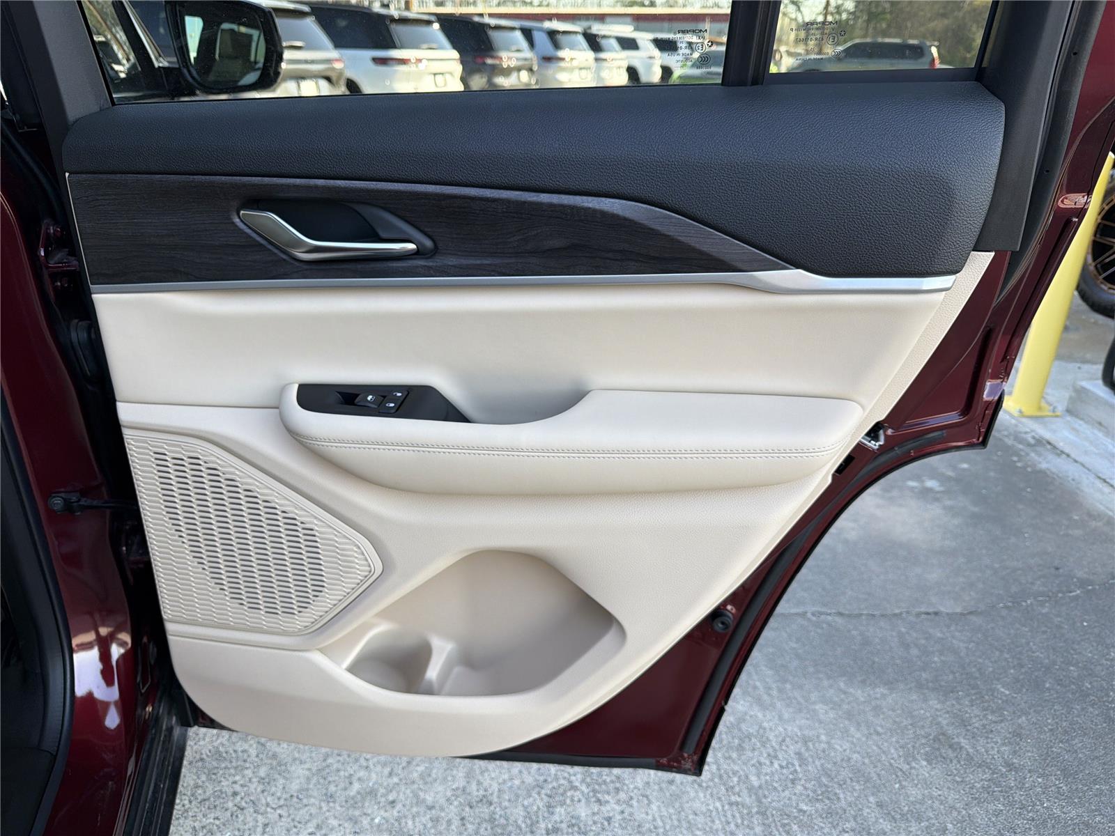 2025 Jeep Grand Cherokee Limited - Photo 13