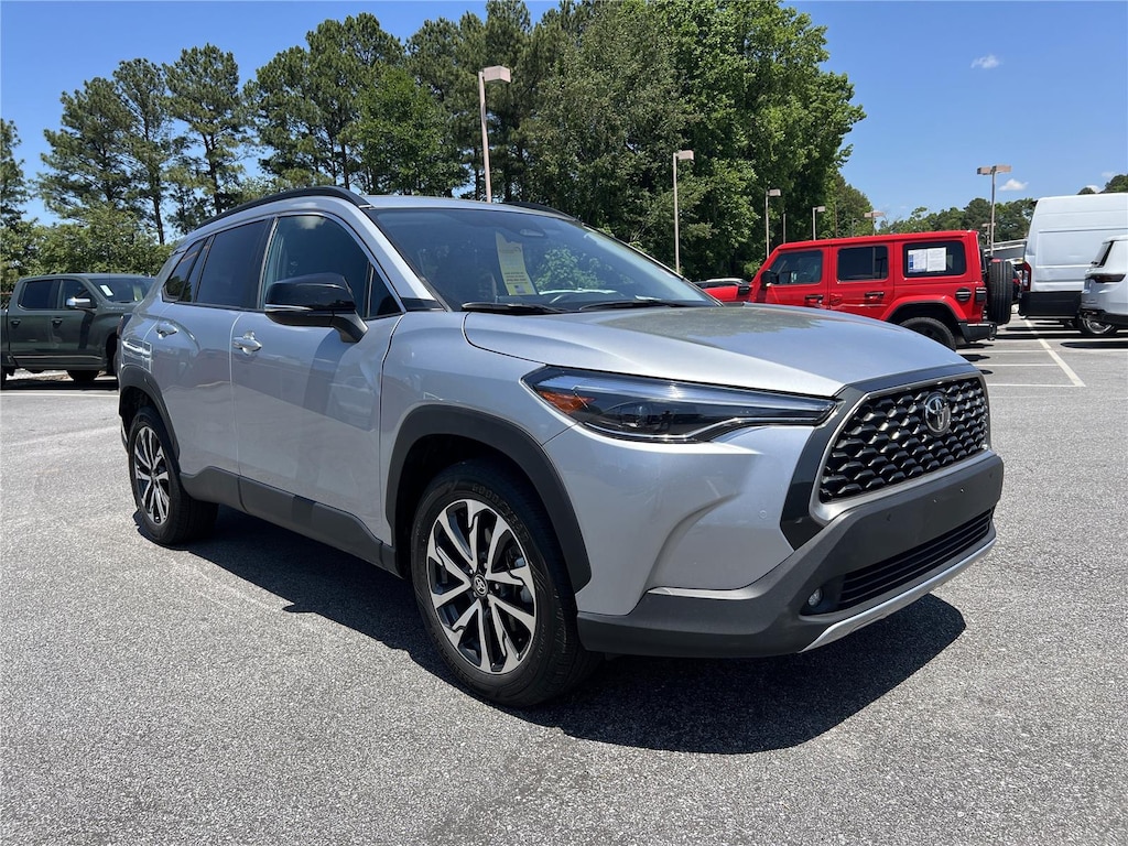 Used 2025 Toyota Corolla Cross XLE SUV
