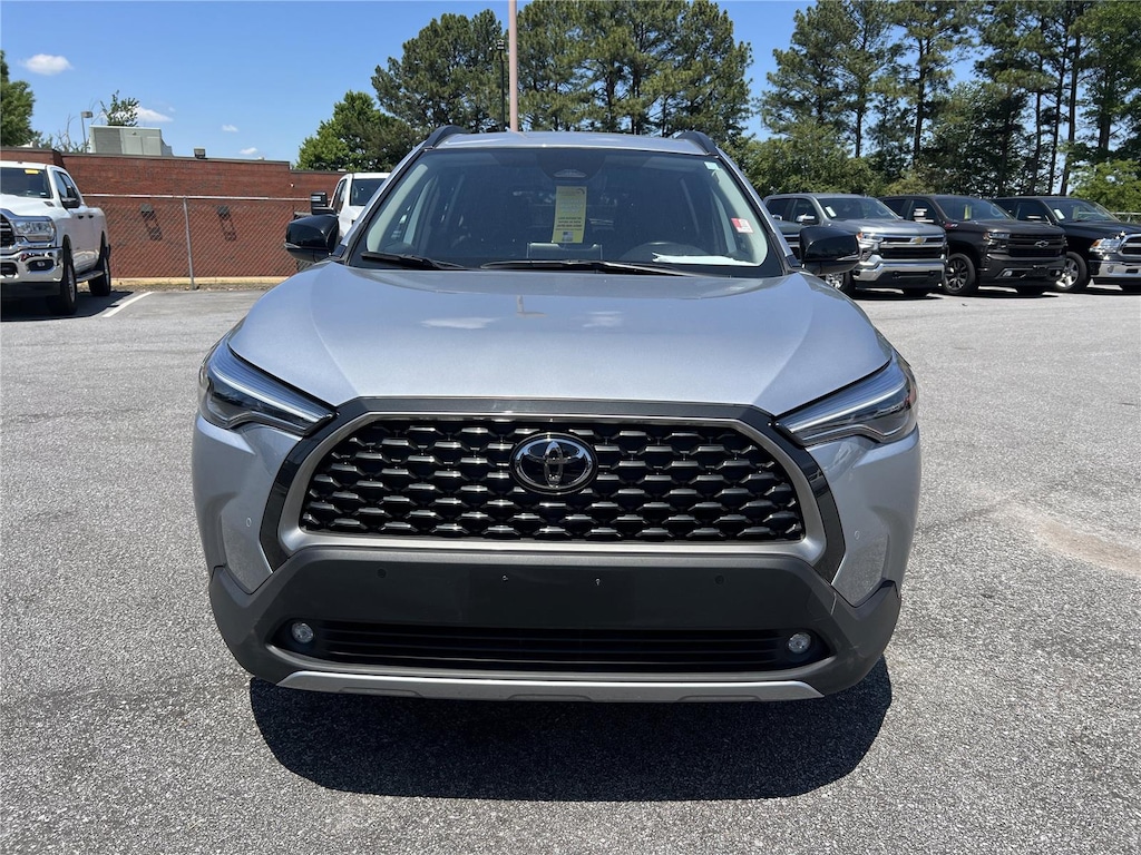 Used 2025 Toyota Corolla Cross XLE SUV