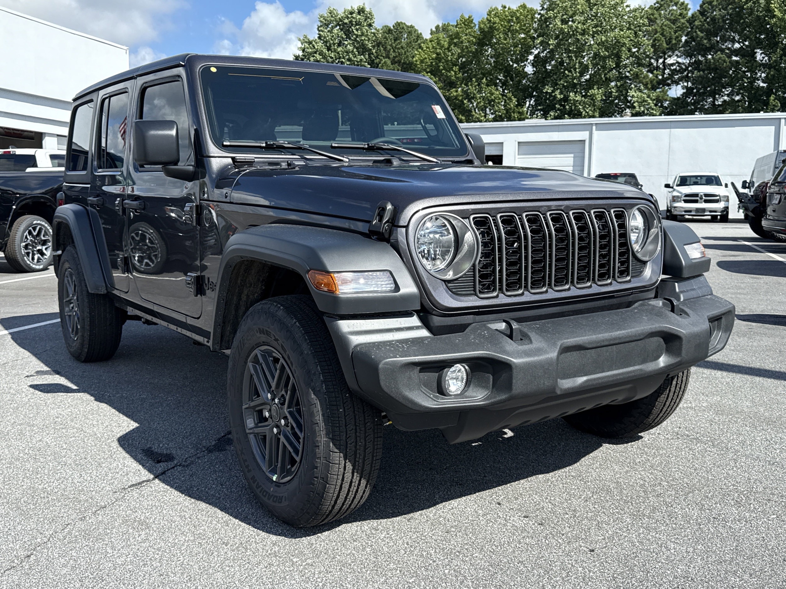 2025 Jeep Wrangler Sport S photo 4